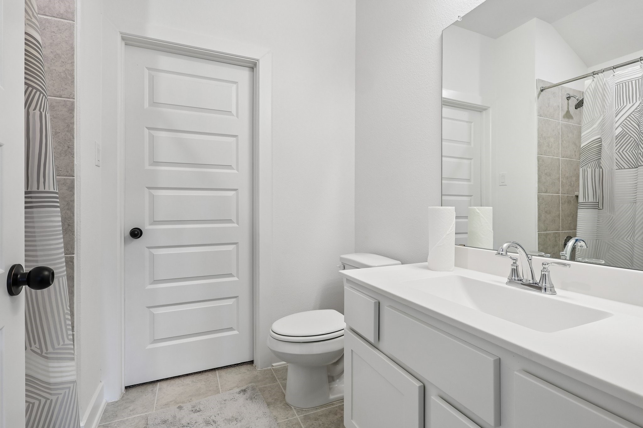 Ensuite bathroom for bedroom upstairs