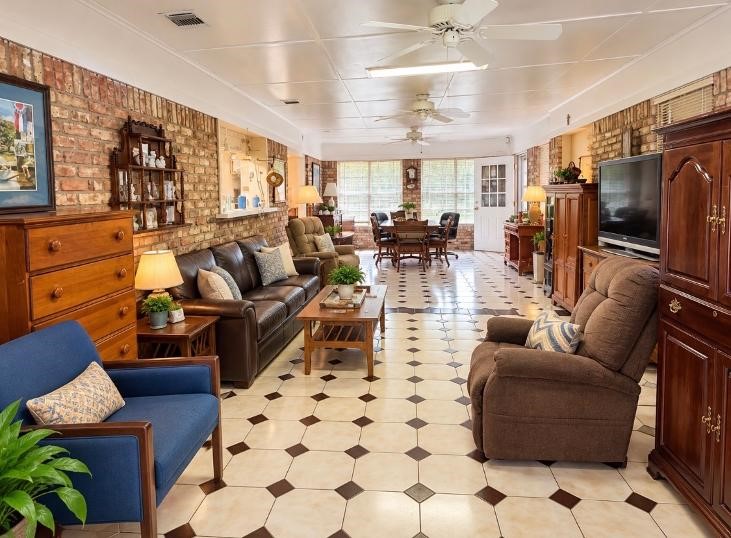 1000 Grove Street, Angleton, TX 77515 1000 Grove Street, Angleton, TX 77515
