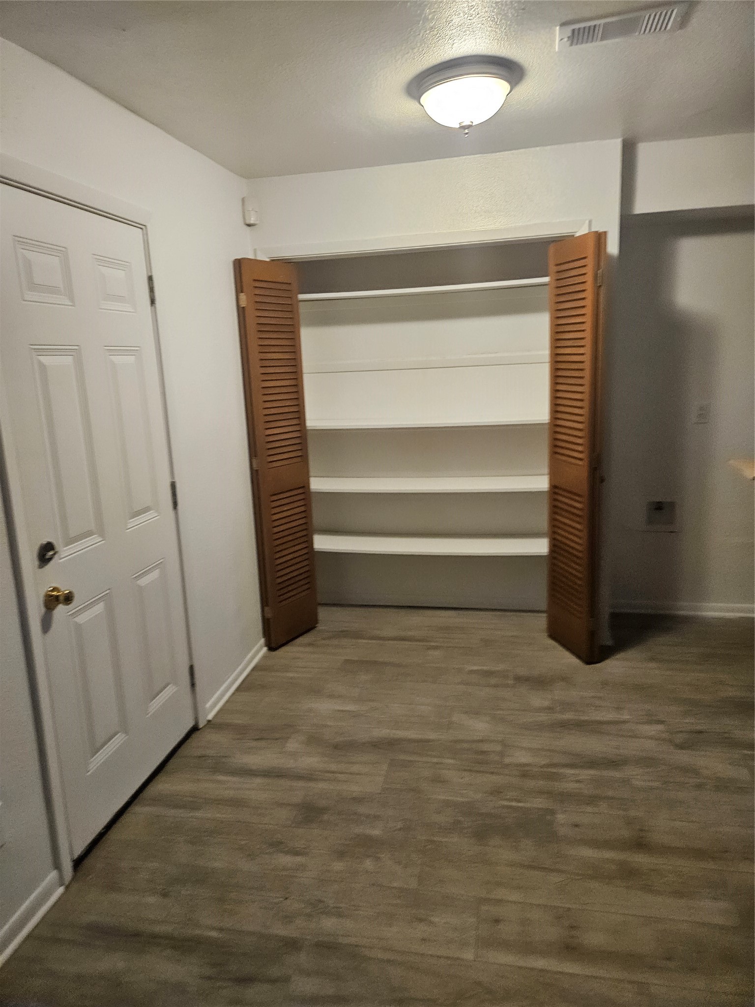 Dinning Area & Pantry