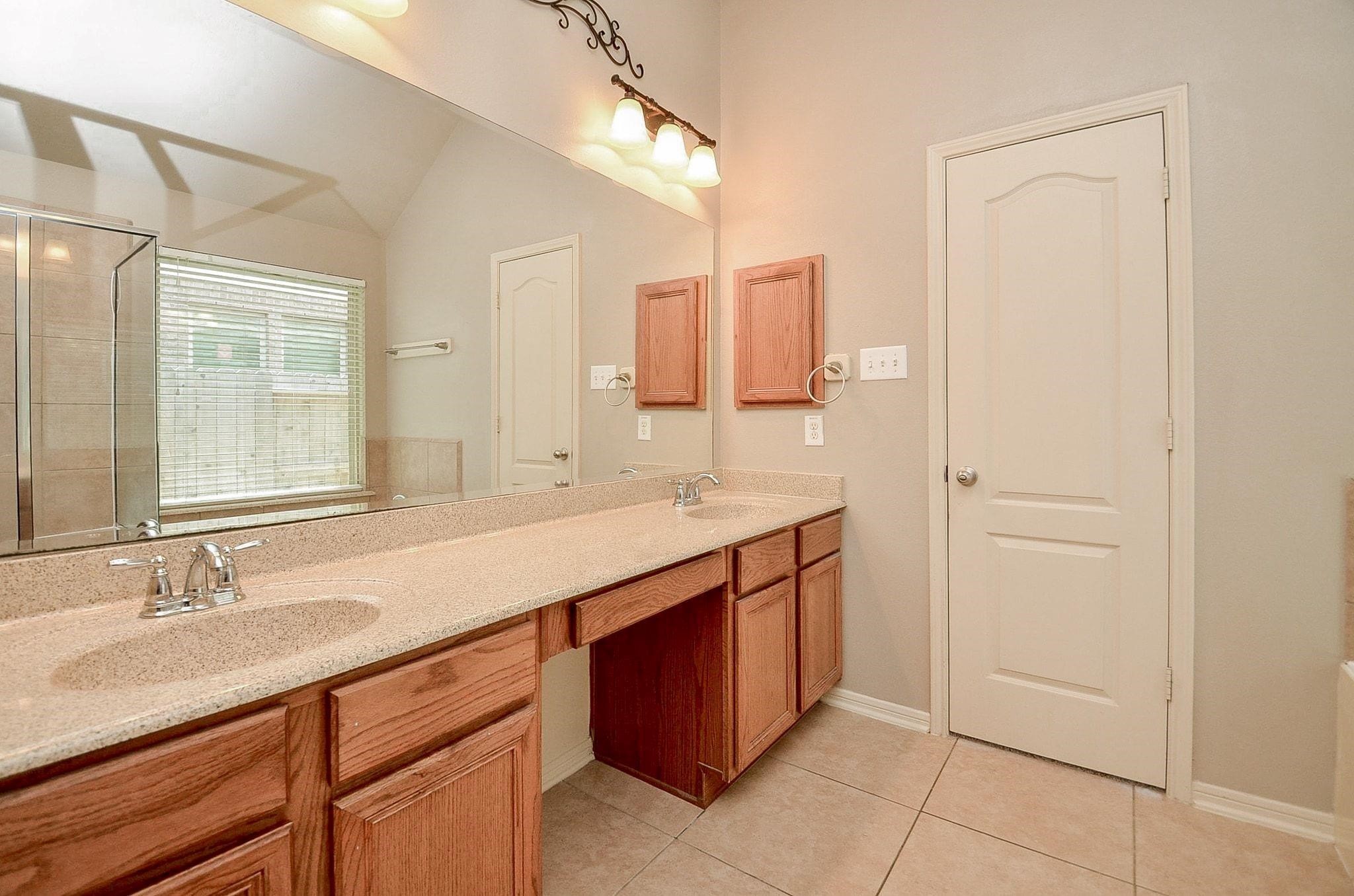 5205 Kendall Glen Court, Rosharon, TX 77583