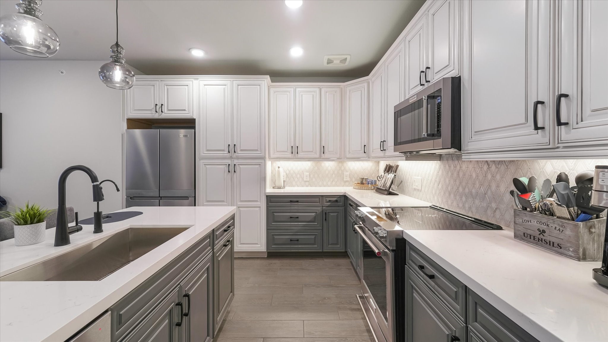 6804 Westview Drive, #3305, Houston, TX 77055