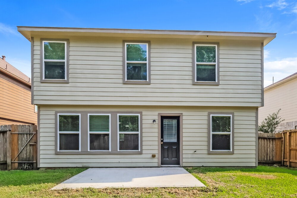 9969 Kingfisher Drive, Conroe, TX 77385