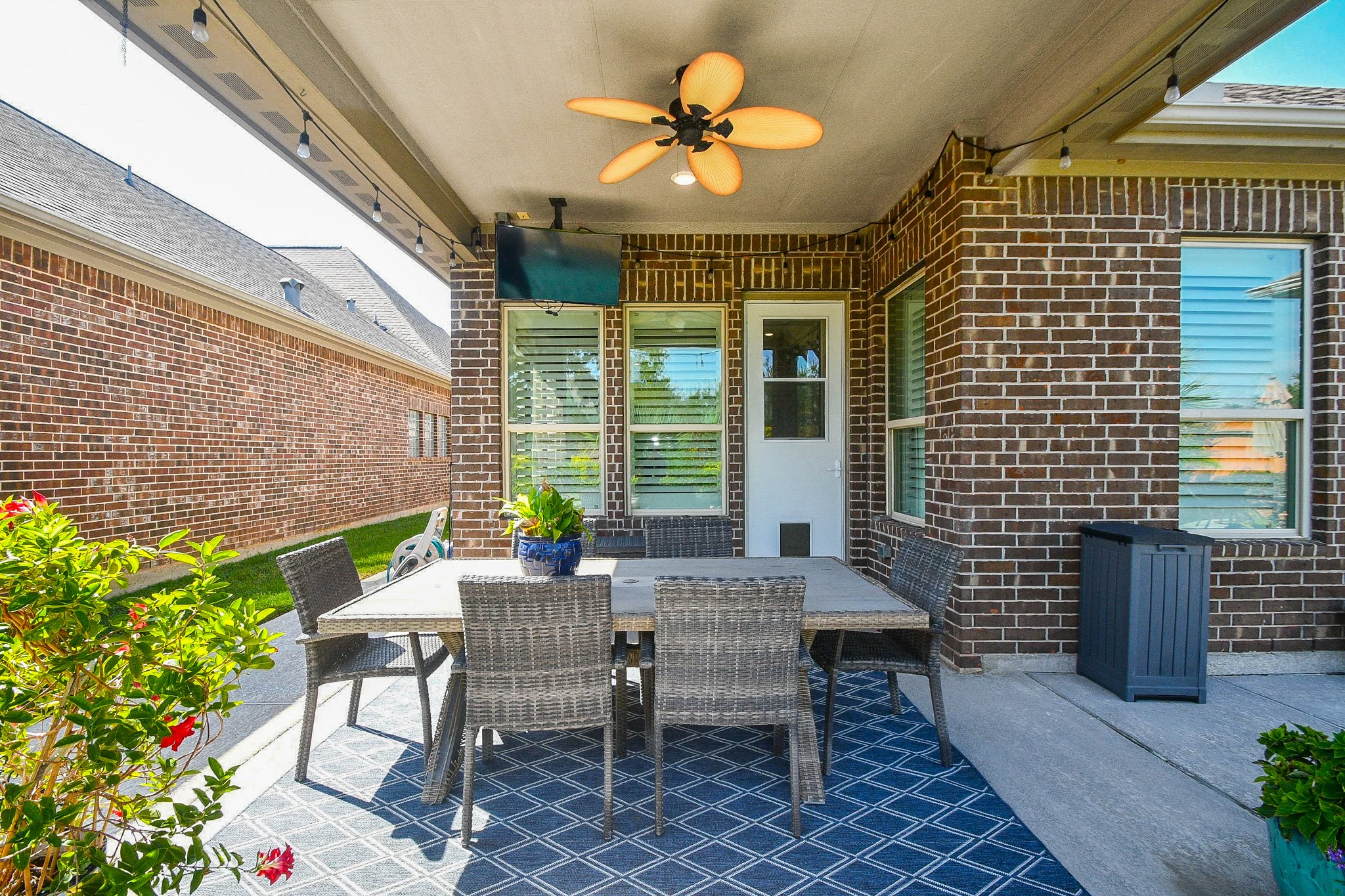 2330 Twin Rose Drive, Missouri City, TX 77459
