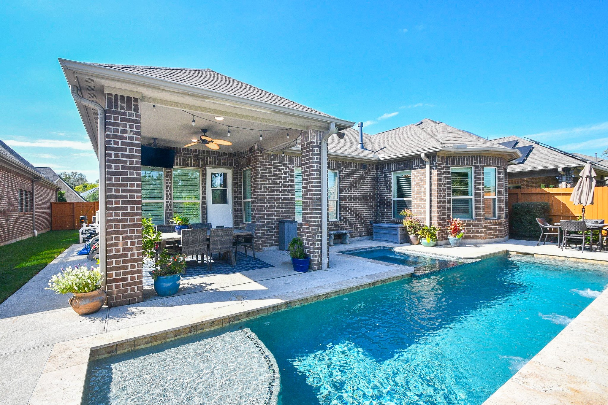 2330 Twin Rose Drive, Missouri City, TX 77459