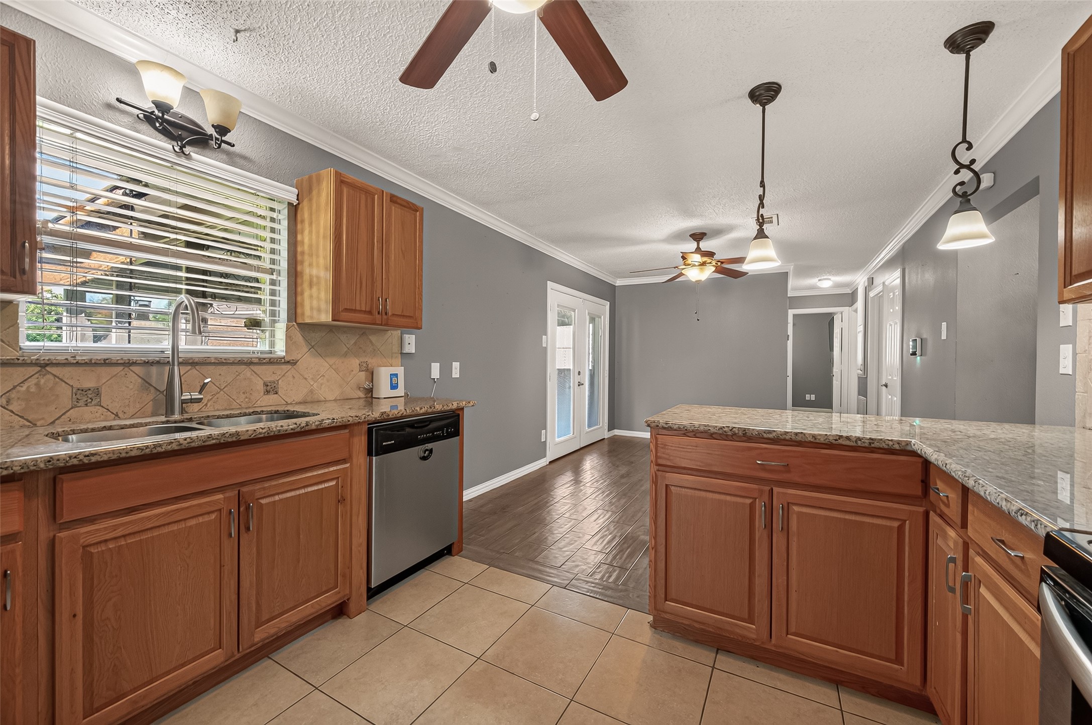 7502 Nightingale Circle, Texas City, TX 77591