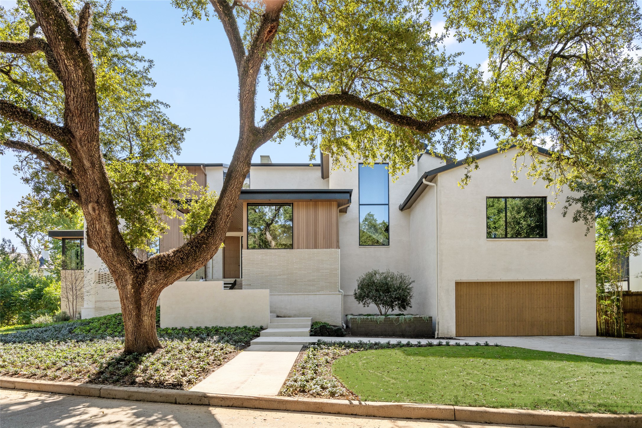Expertly crafted by Brooks Construction Group and Developed by Spencer Huck, the home reflects exceptional attention to detail, quality craftsmanship, and a thoughtful approach to modern luxury living.