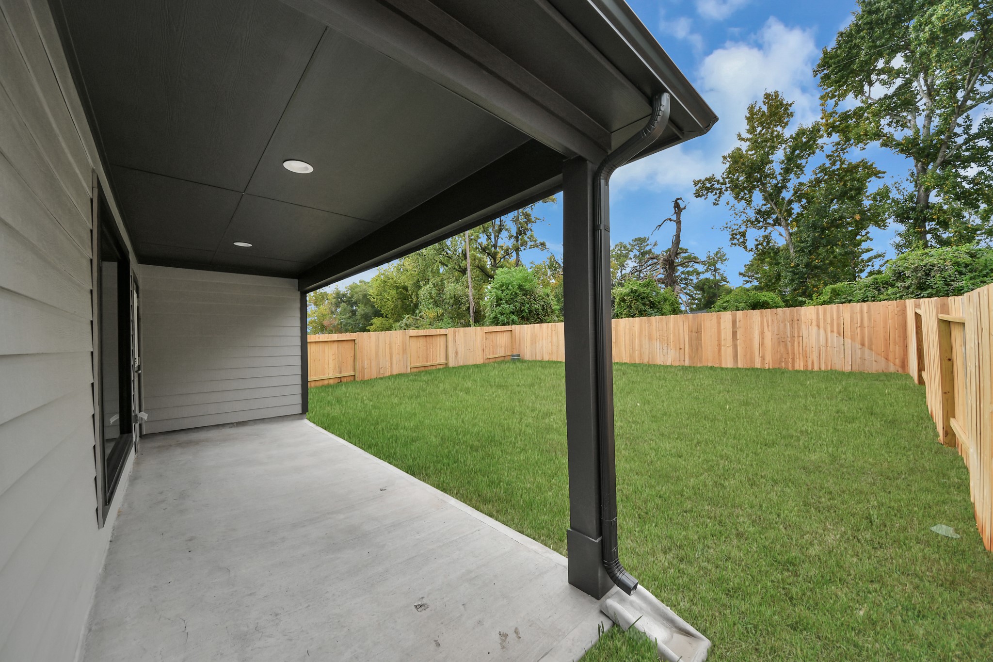 11719 Leafy Laurel Drive, Houston, TX 77066