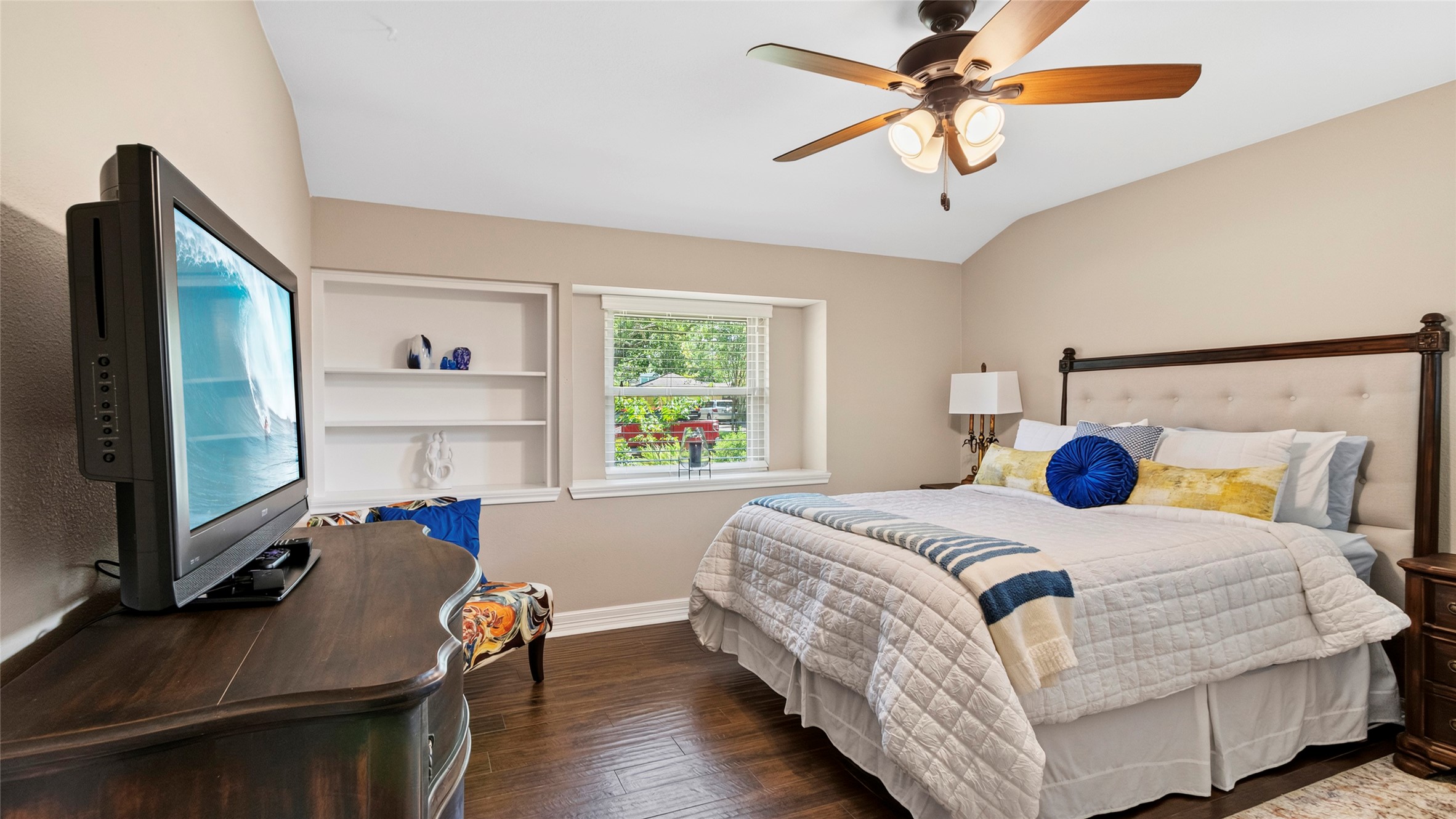 2704 Yorktown Drive, Dickinson, TX 77539