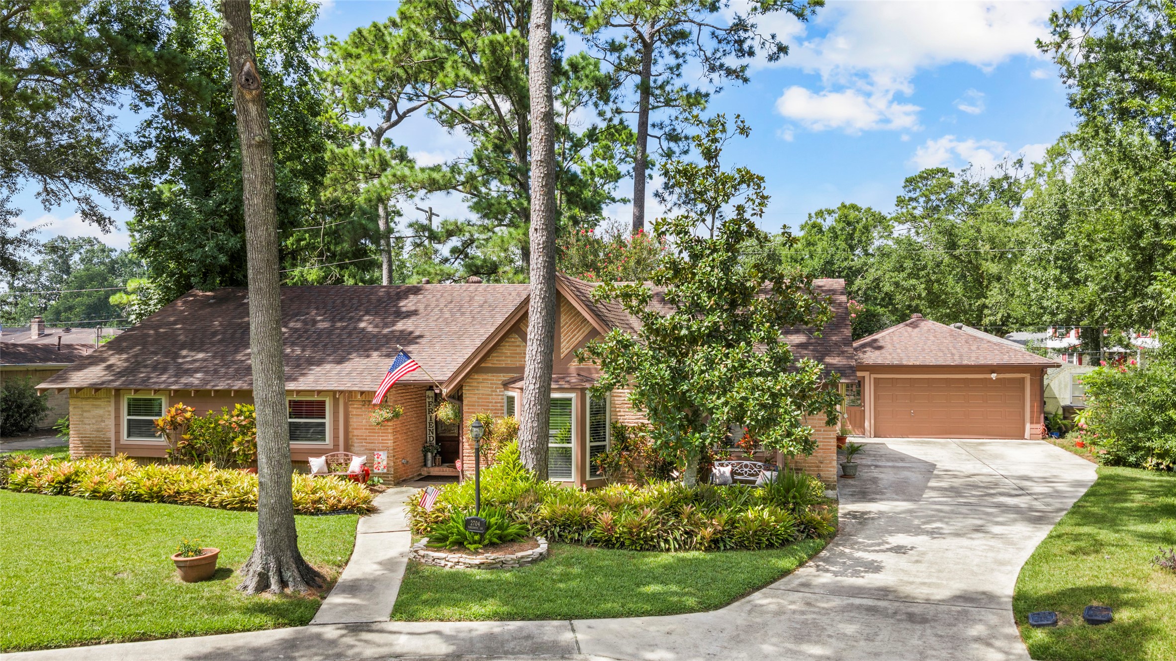 2704 Yorktown Drive, Dickinson, TX 77539