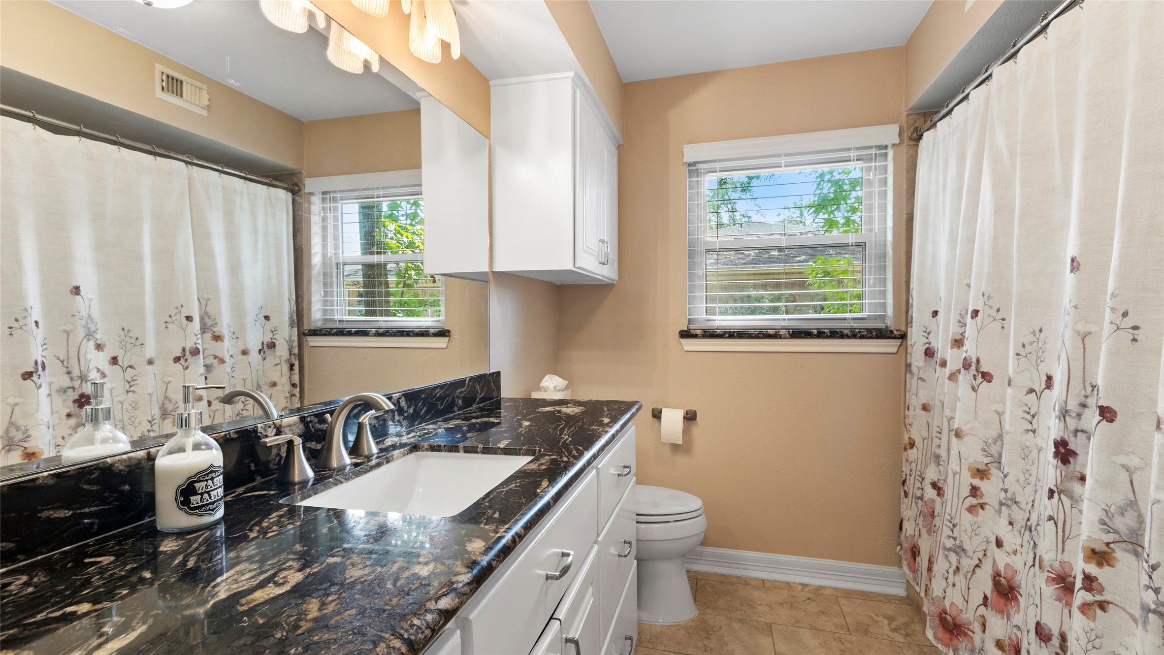 2704 Yorktown Drive, Dickinson, TX 77539