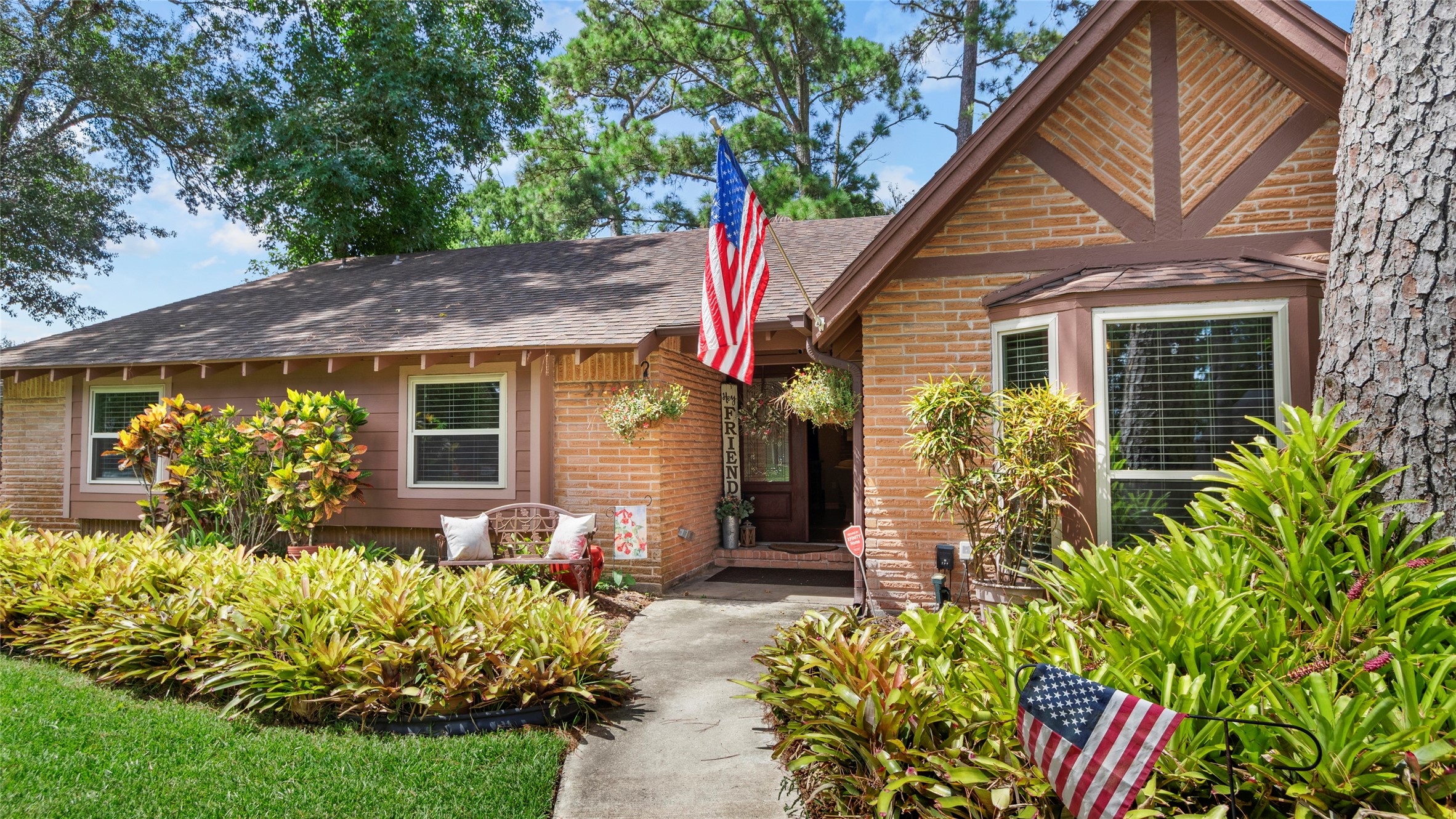 2704 Yorktown Drive, Dickinson, TX 77539