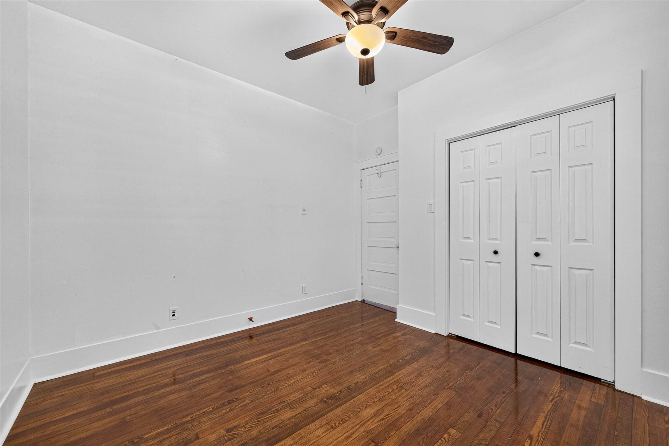 full sized closet BACK BEDROOM