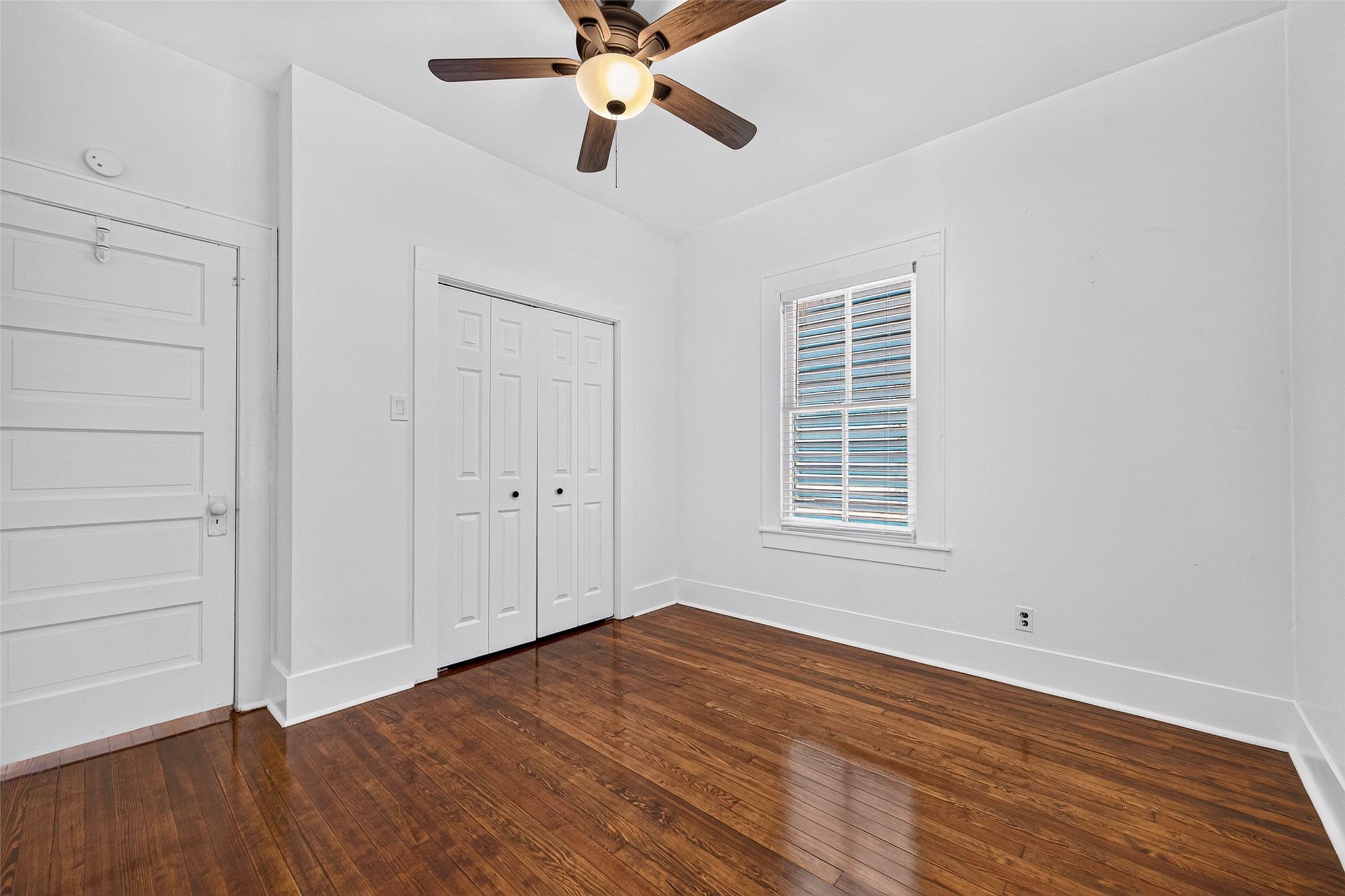 BACK BEDROOM WITH FULL SIZED, NEW CLOSET!