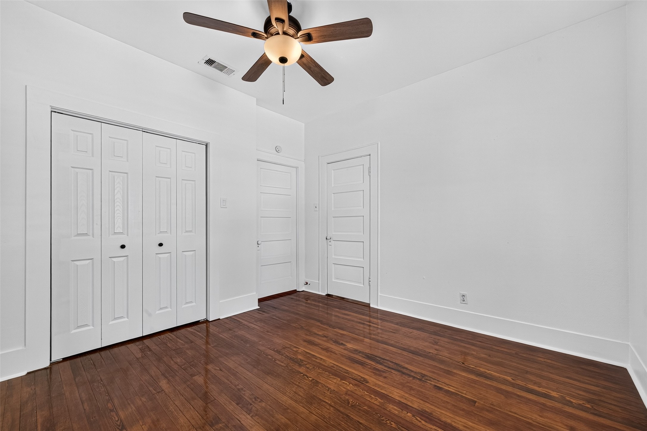 FRONT BEDROOM