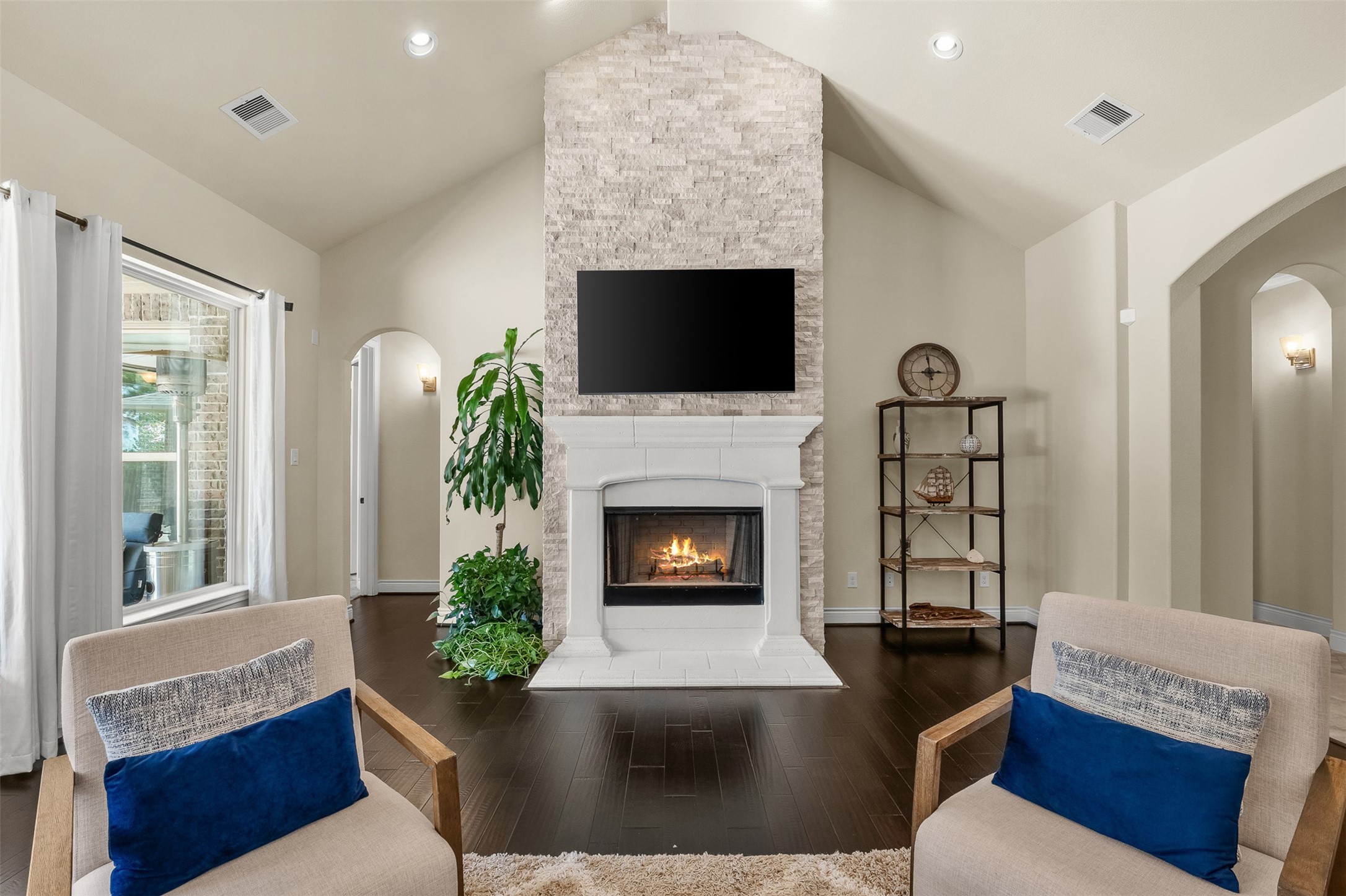 8992 Wind Jammer Lane, Montgomery, TX 77316