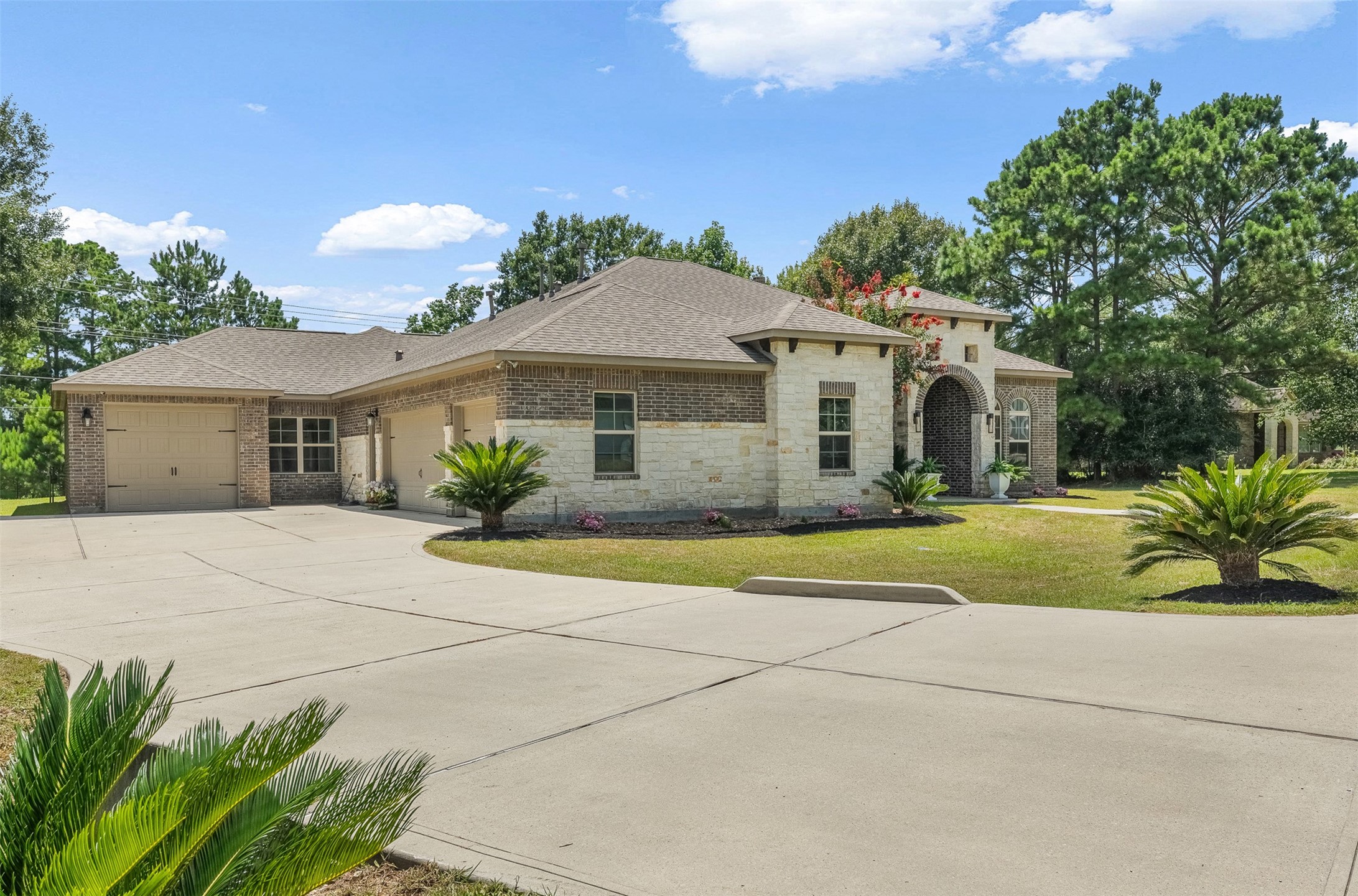 8992 Wind Jammer Lane, Montgomery, TX 77316