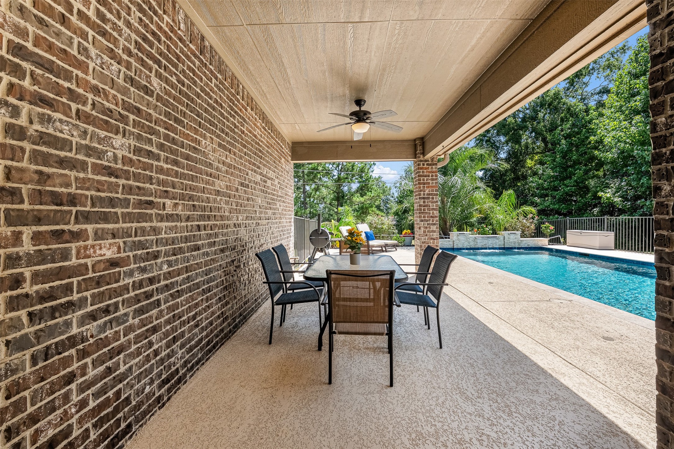 8992 Wind Jammer Lane, Montgomery, TX 77316