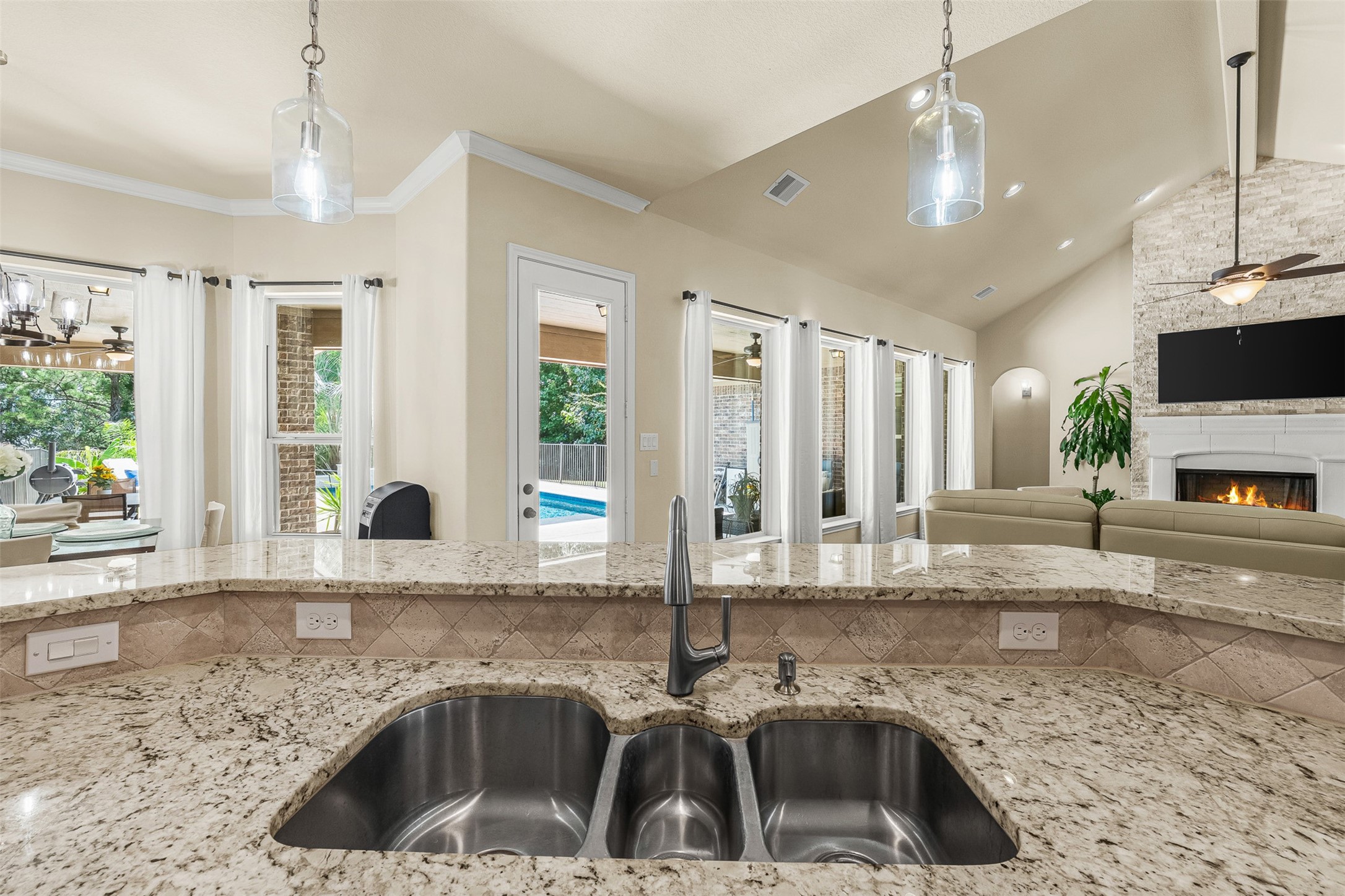 8992 Wind Jammer Lane, Montgomery, TX 77316