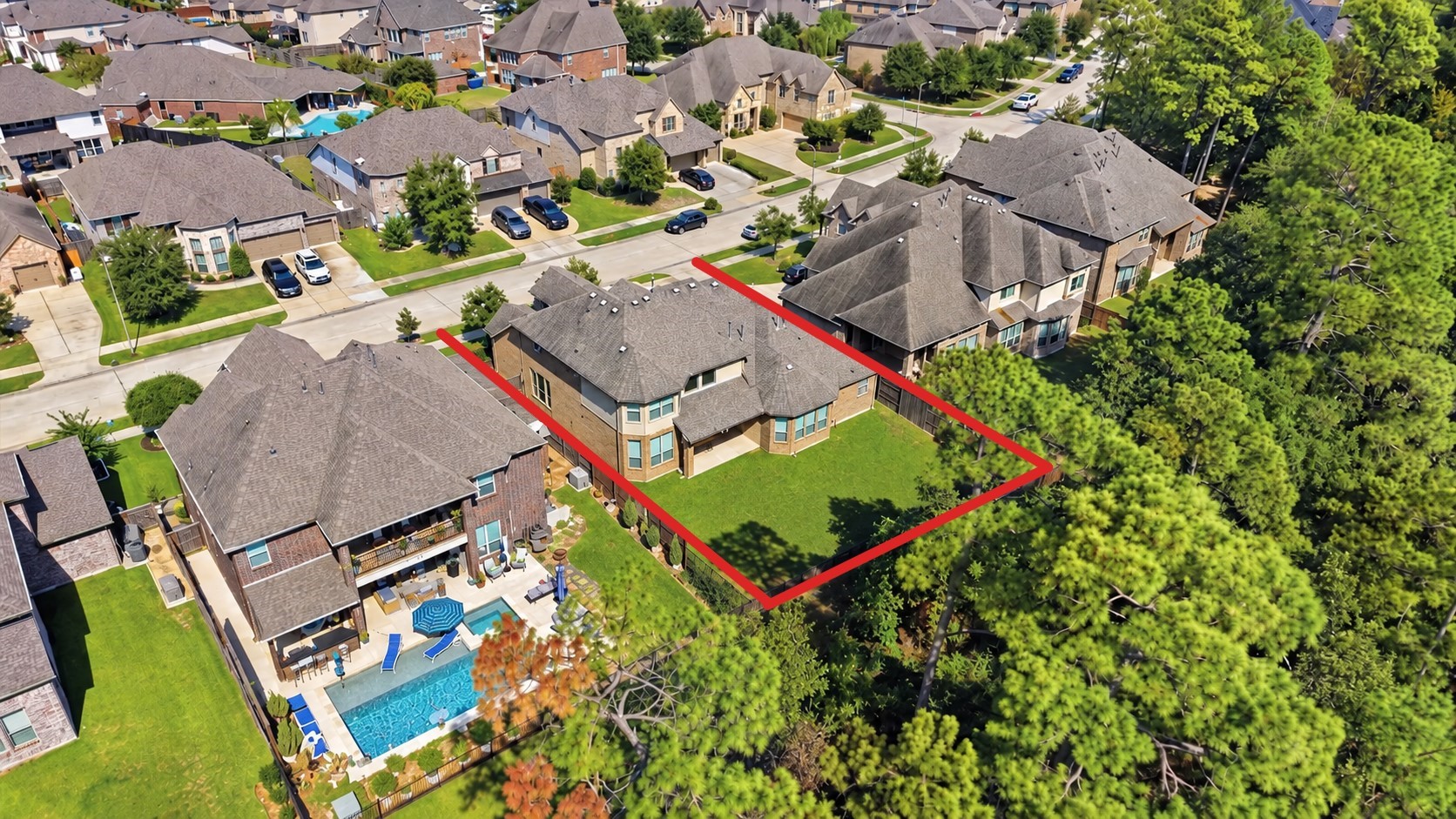 NO backyard neighbors.