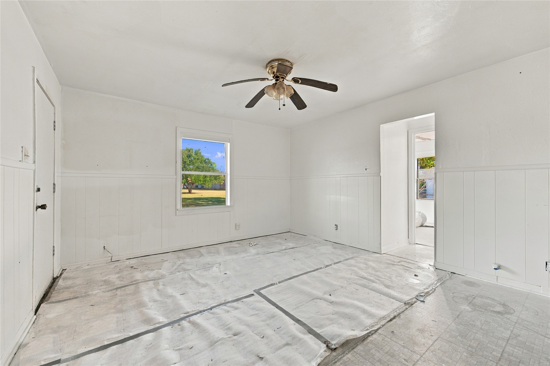 915 Main Street, La Marque, TX 77568