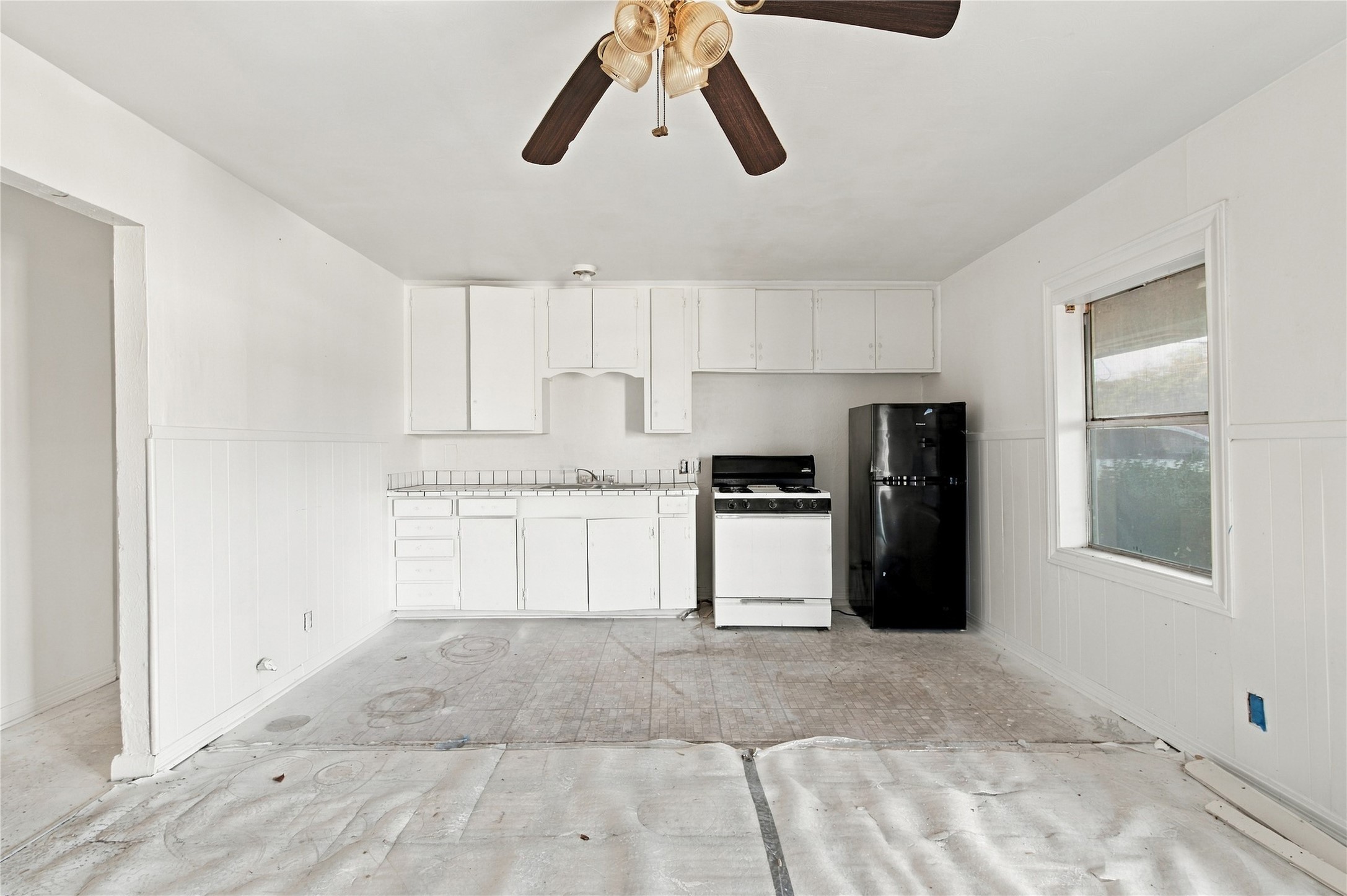 915 Main Street, La Marque, TX 77568