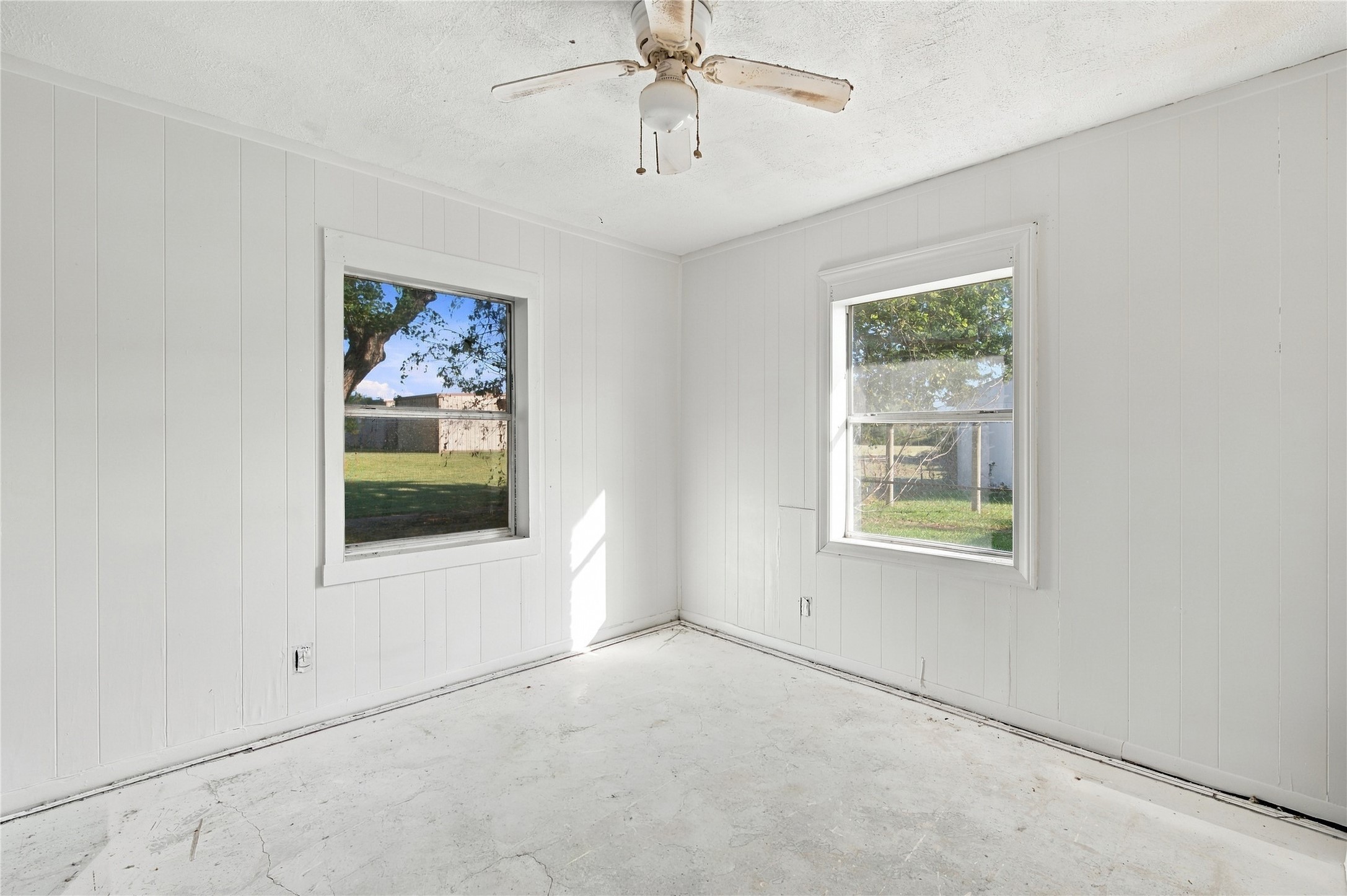 915 Main Street, La Marque, TX 77568