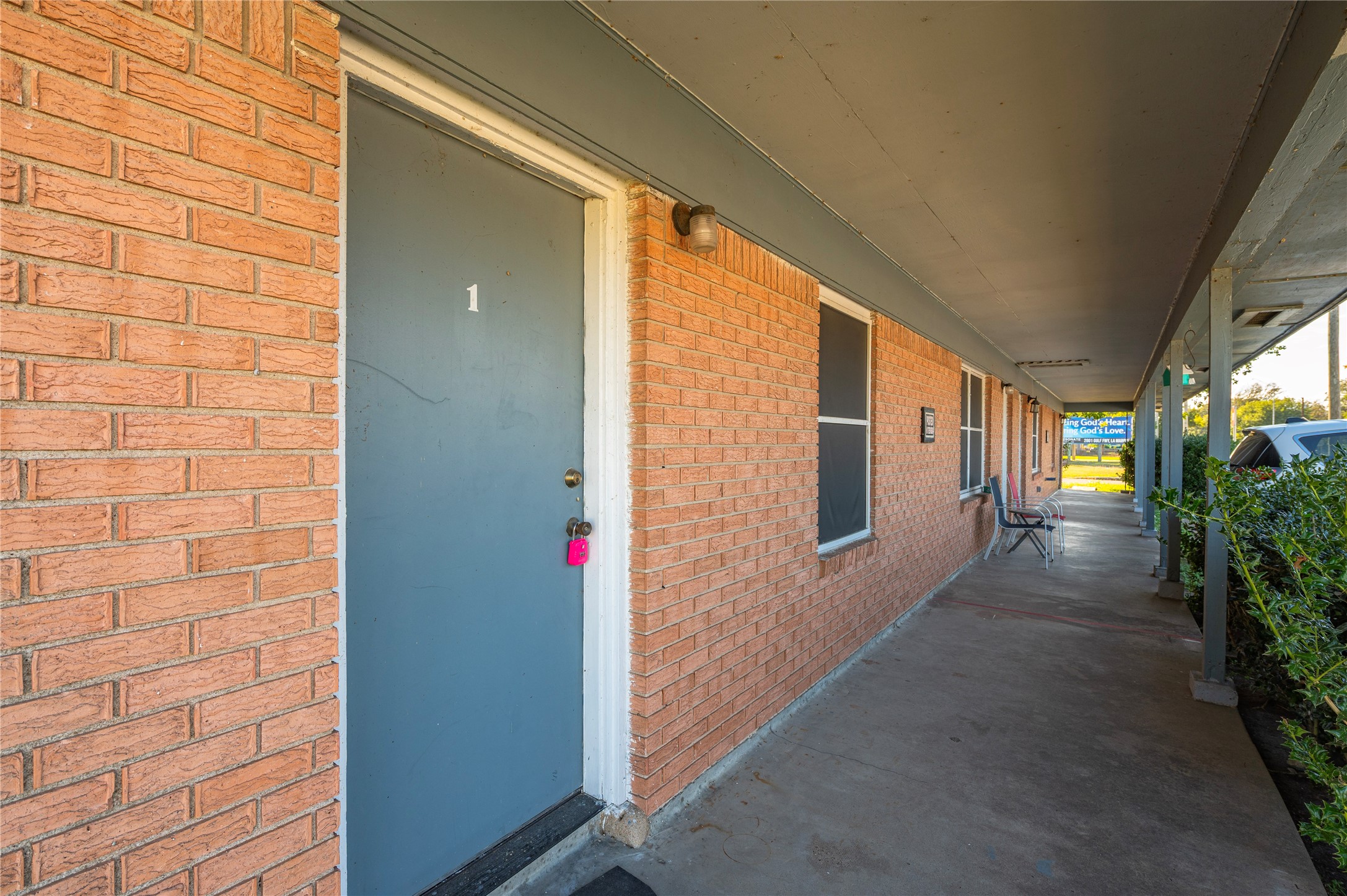 915 Main Street, La Marque, TX 77568 915 Main Street, La Marque, TX 77568