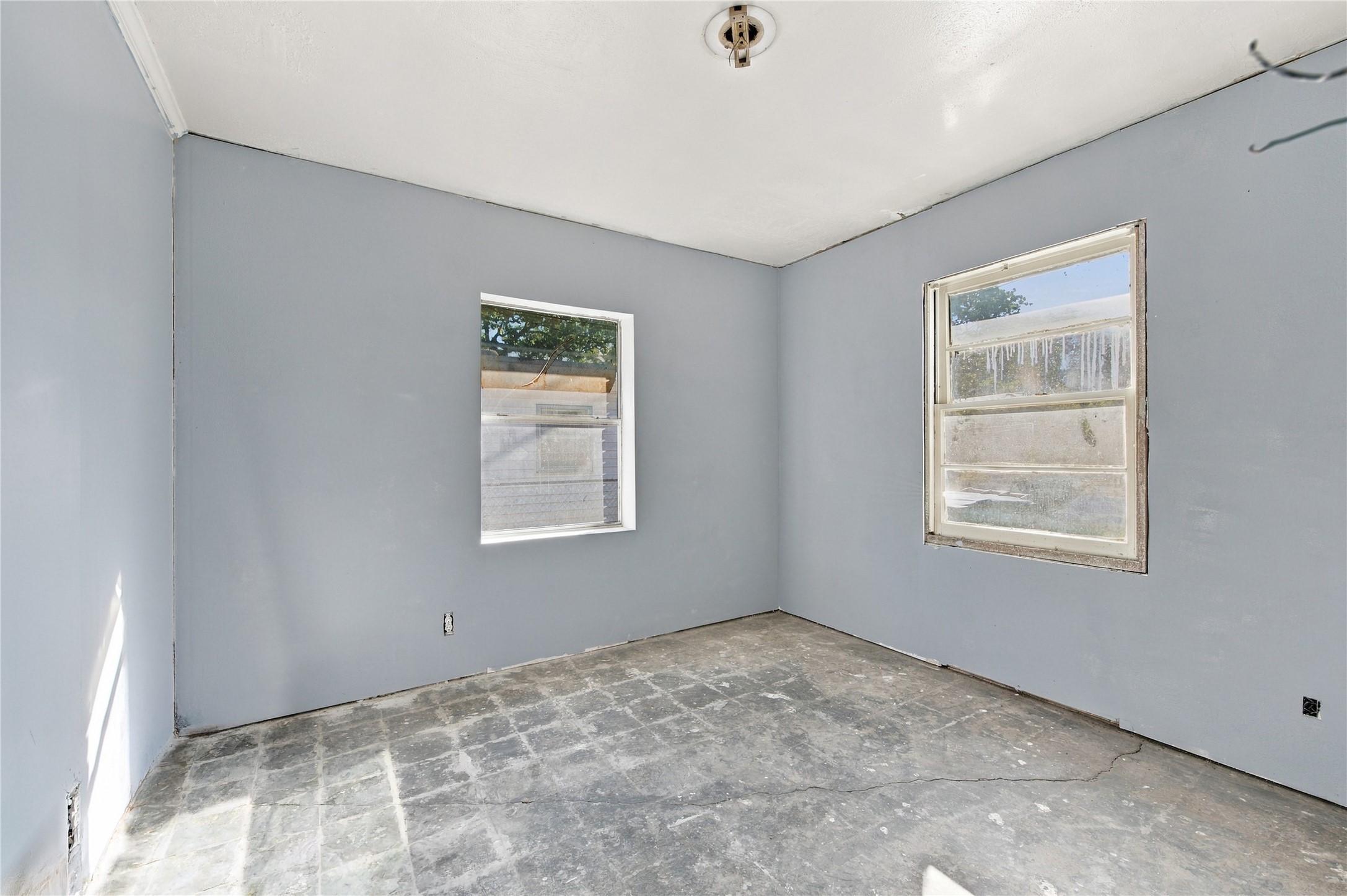 915 Main Street, La Marque, TX 77568