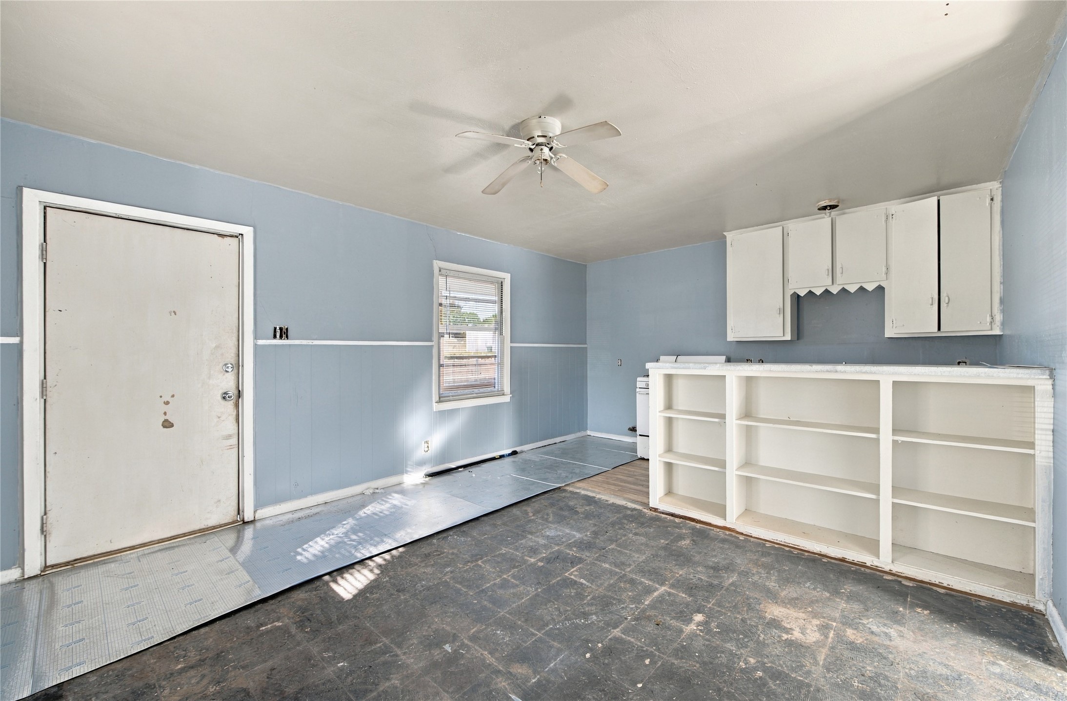 915 Main Street, La Marque, TX 77568