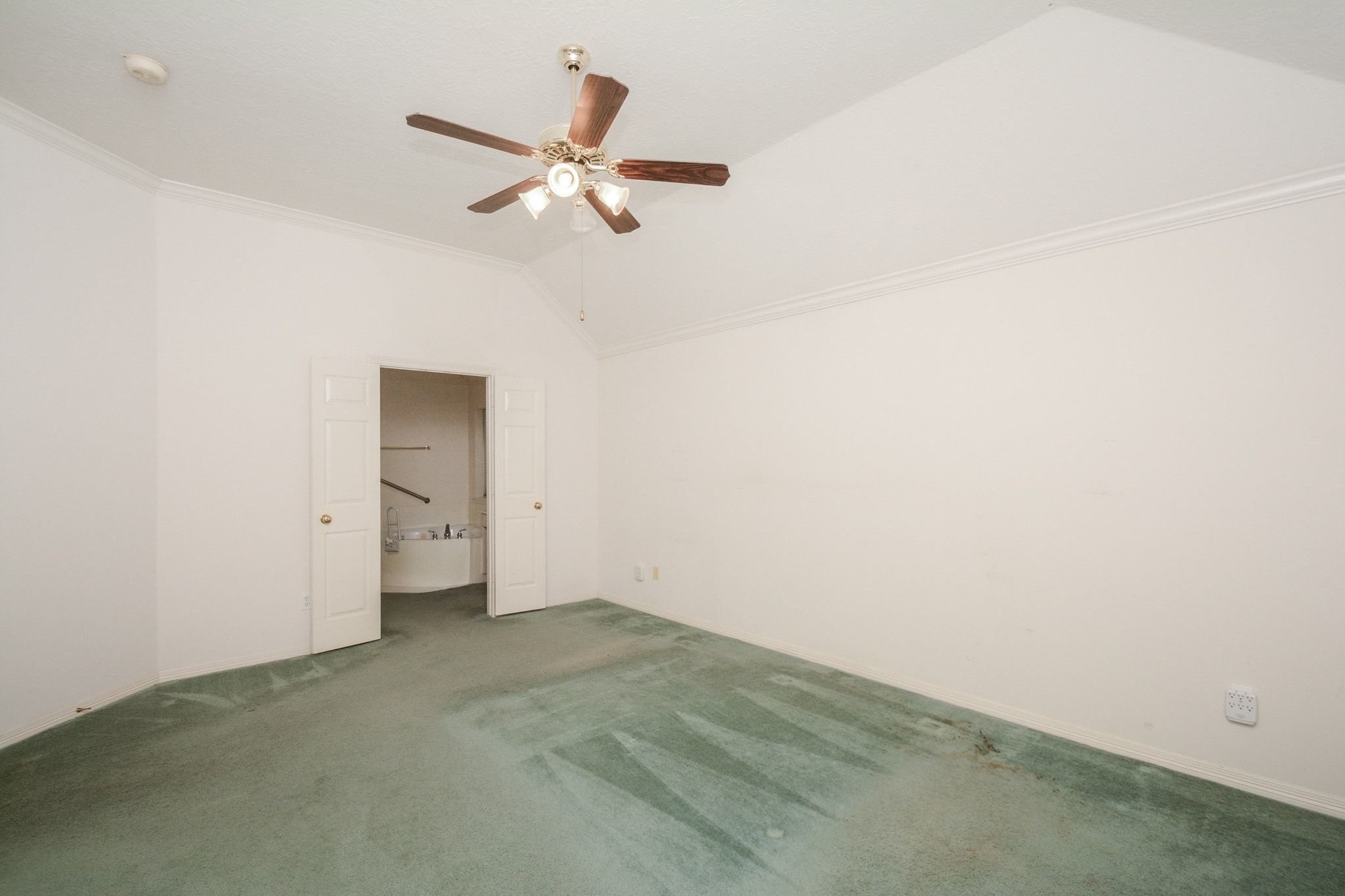 Huge primary bedroom with ensuite bathroom