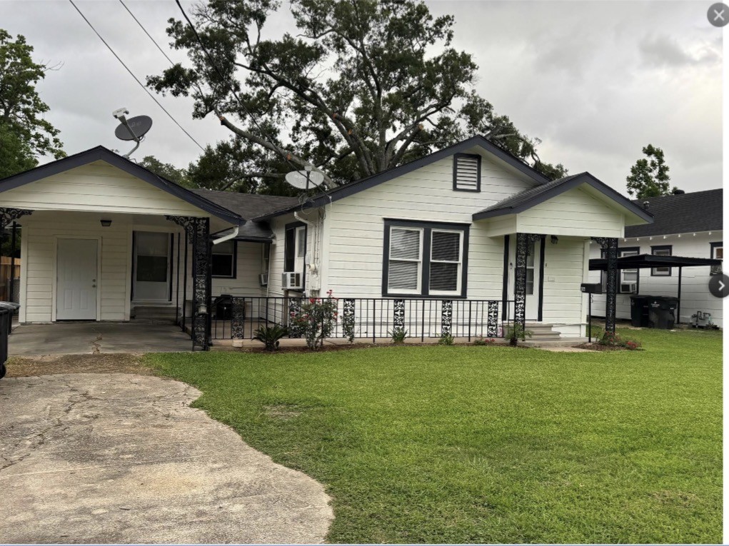 1614 W Sidnor Street, Alvin, TX 77511