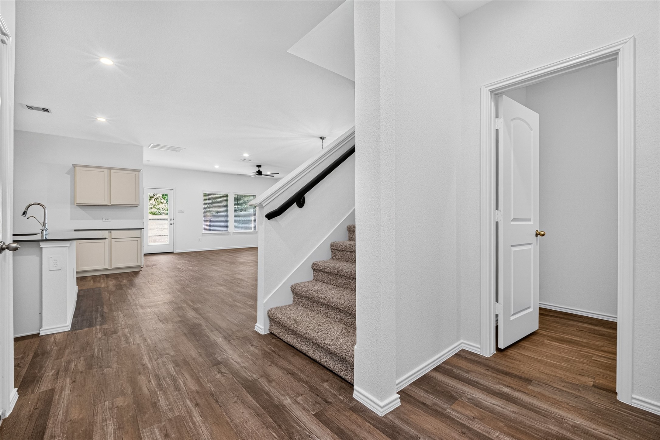 12818 Sunny Pass, Willis, TX 77318