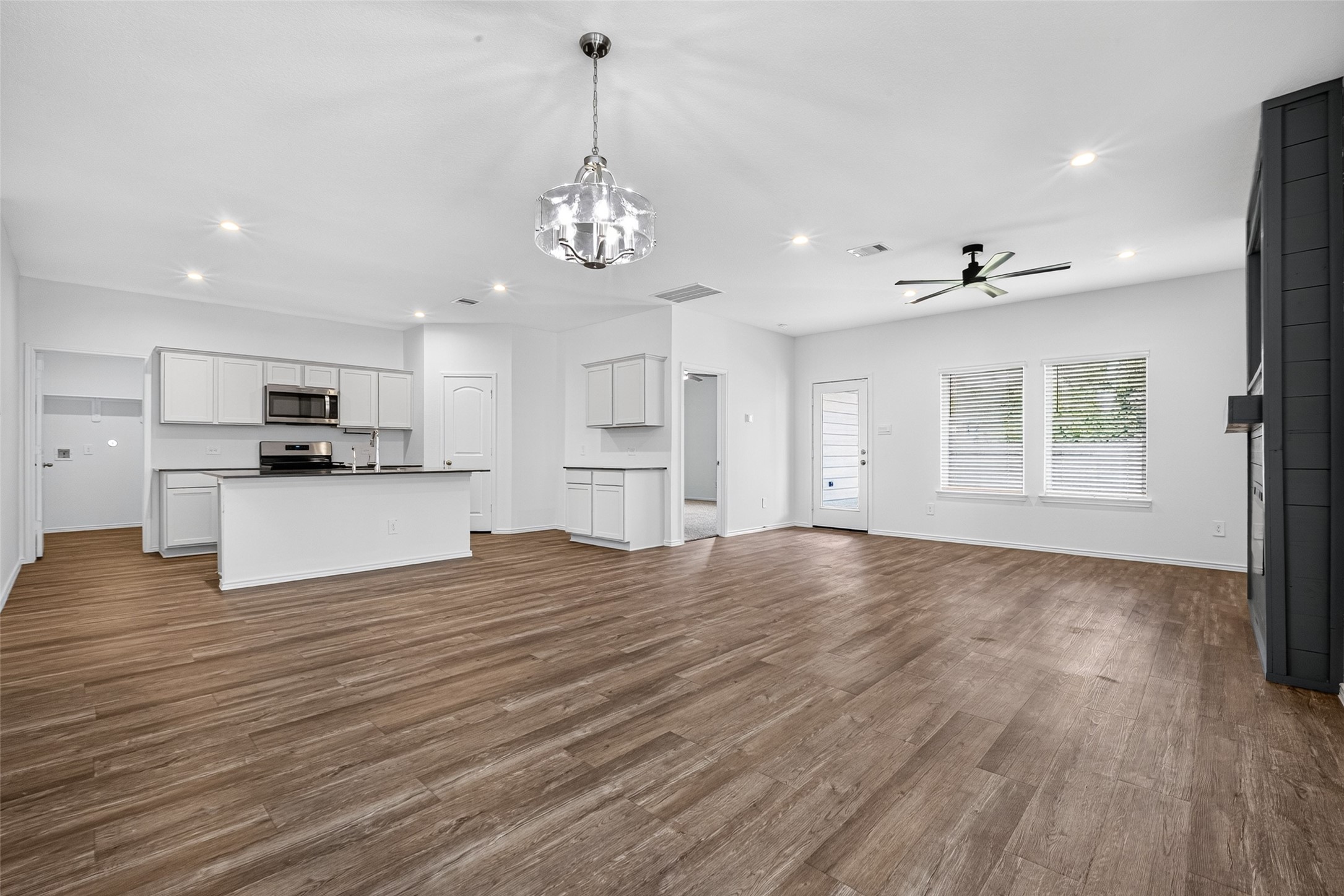 12818 Sunny Pass, Willis, TX 77318