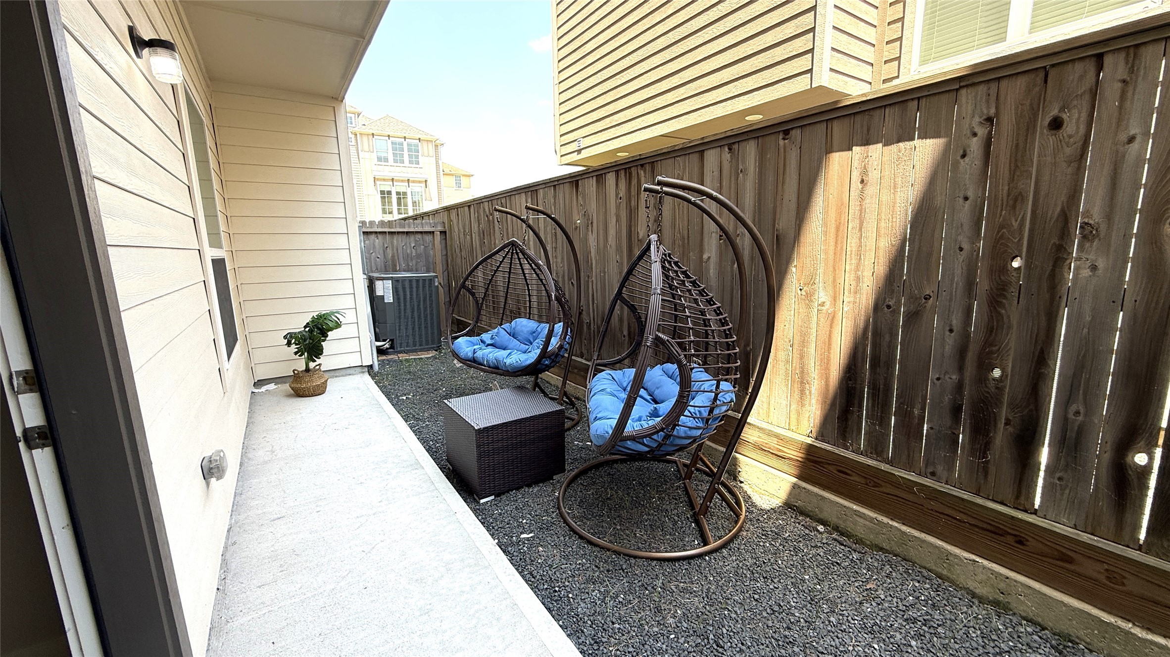 This is a shot from the model unit.  Black rocks can easily be installed at 10906.