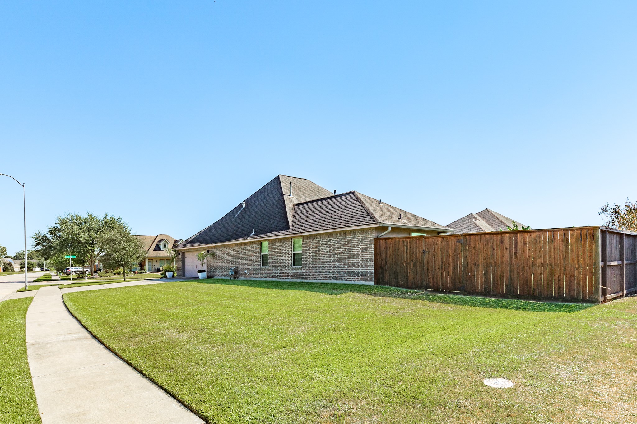 101 Rock Rose Lane, Lake Jackson, TX 77566