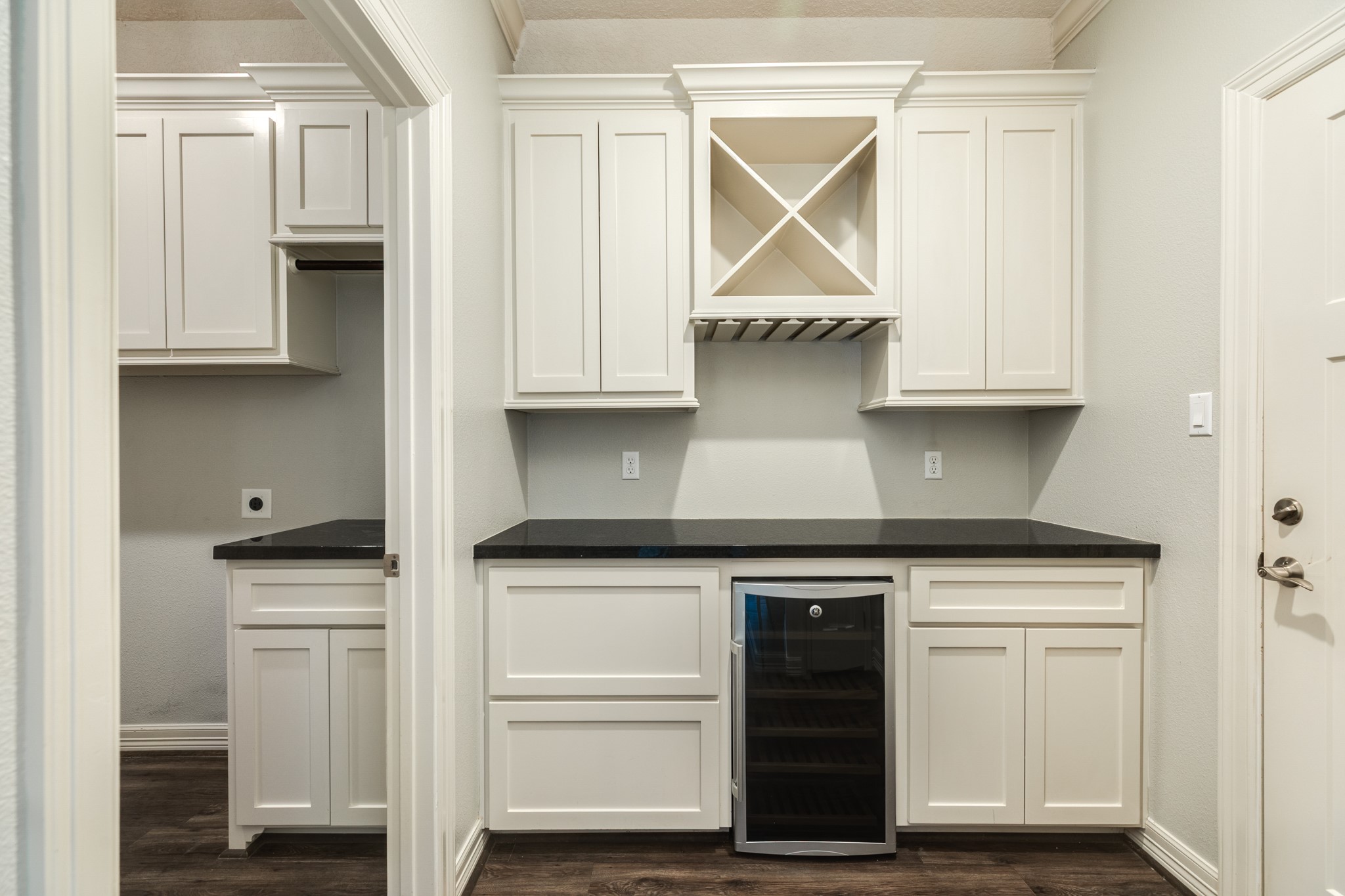 101 Rock Rose Lane, Lake Jackson, TX 77566