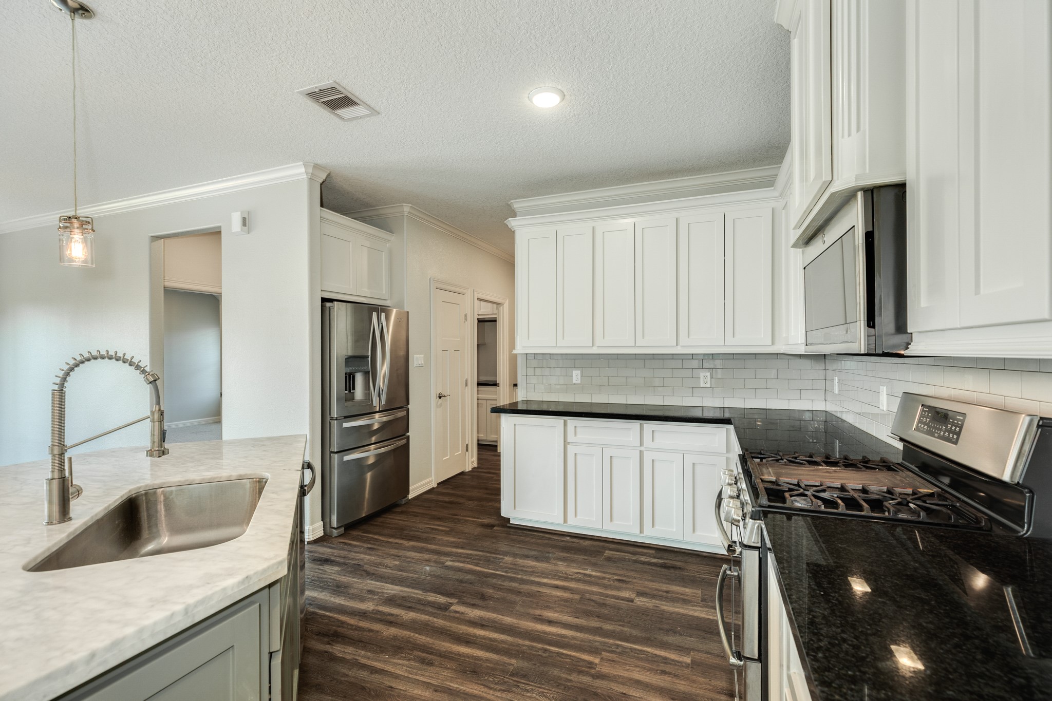 101 Rock Rose Lane, Lake Jackson, TX 77566