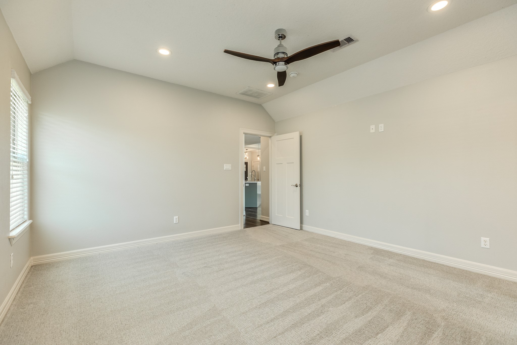 101 Rock Rose Lane, Lake Jackson, TX 77566