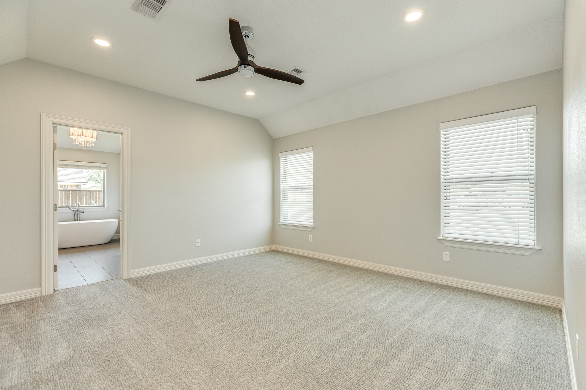101 Rock Rose Lane, Lake Jackson, TX 77566