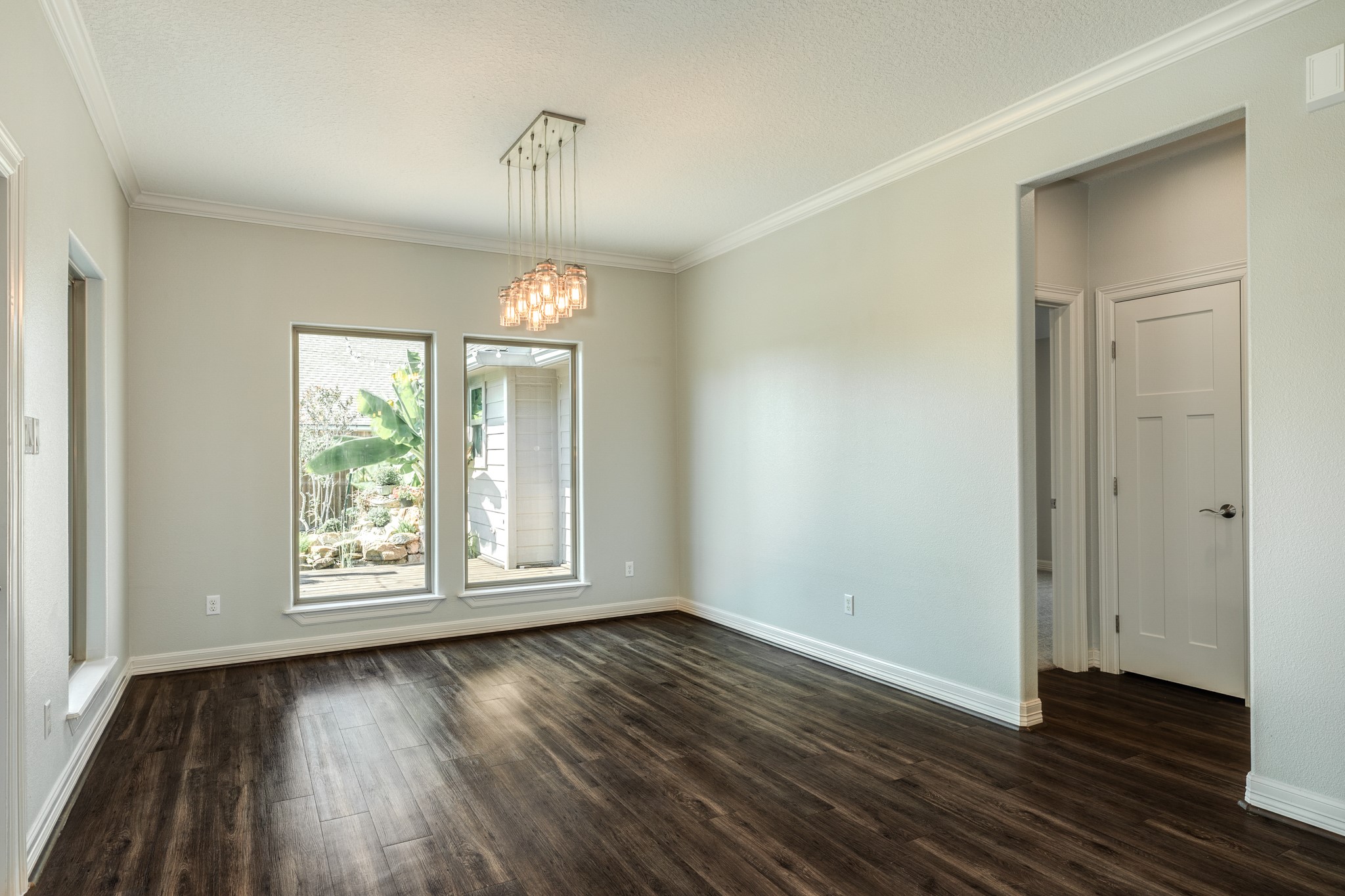 101 Rock Rose Lane, Lake Jackson, TX 77566