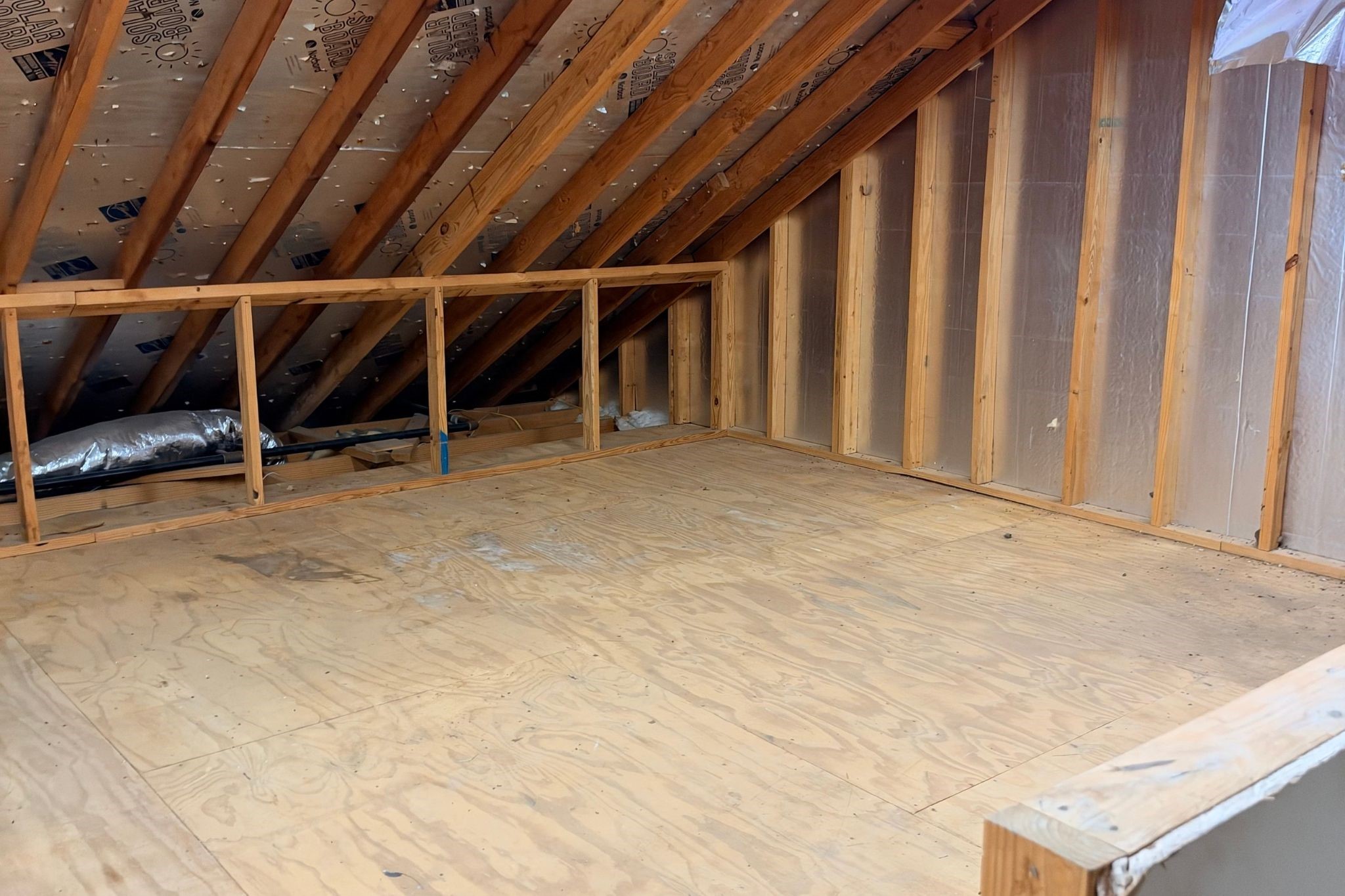 Incredible 1,500 SF floored attic provides exceptional storage for seasonal decorations, household items and more! A rare and valuable feature.