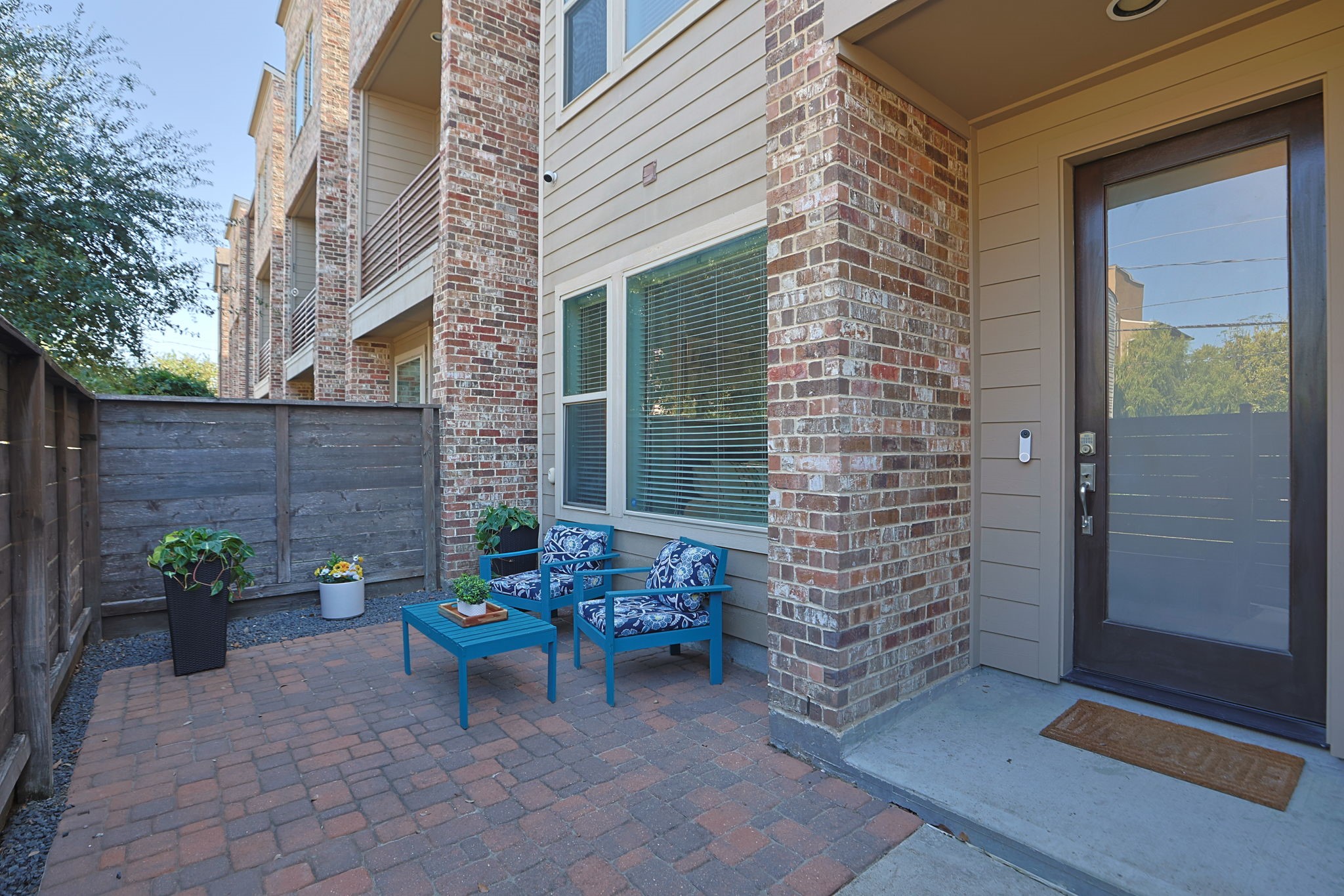 Final look at 4515 Cornish #A with its premiere construction and private gated patio! Super convenient location near I-10, 601, 45, Downtown, the Hike and Bike Trail, the MKT, and Heights/Montrose restaurants. Call to see it today!