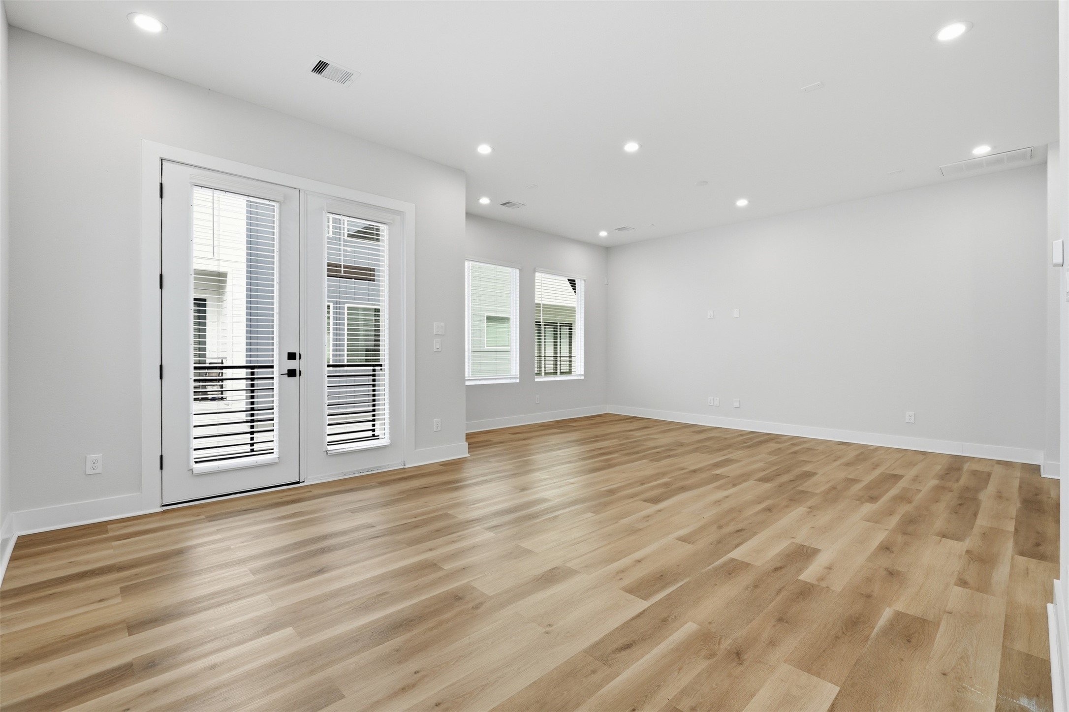 2304 Hoskins Drive, #C, Houston, TX 77080 2304 Hoskins Drive, #C, Houston, TX 77080