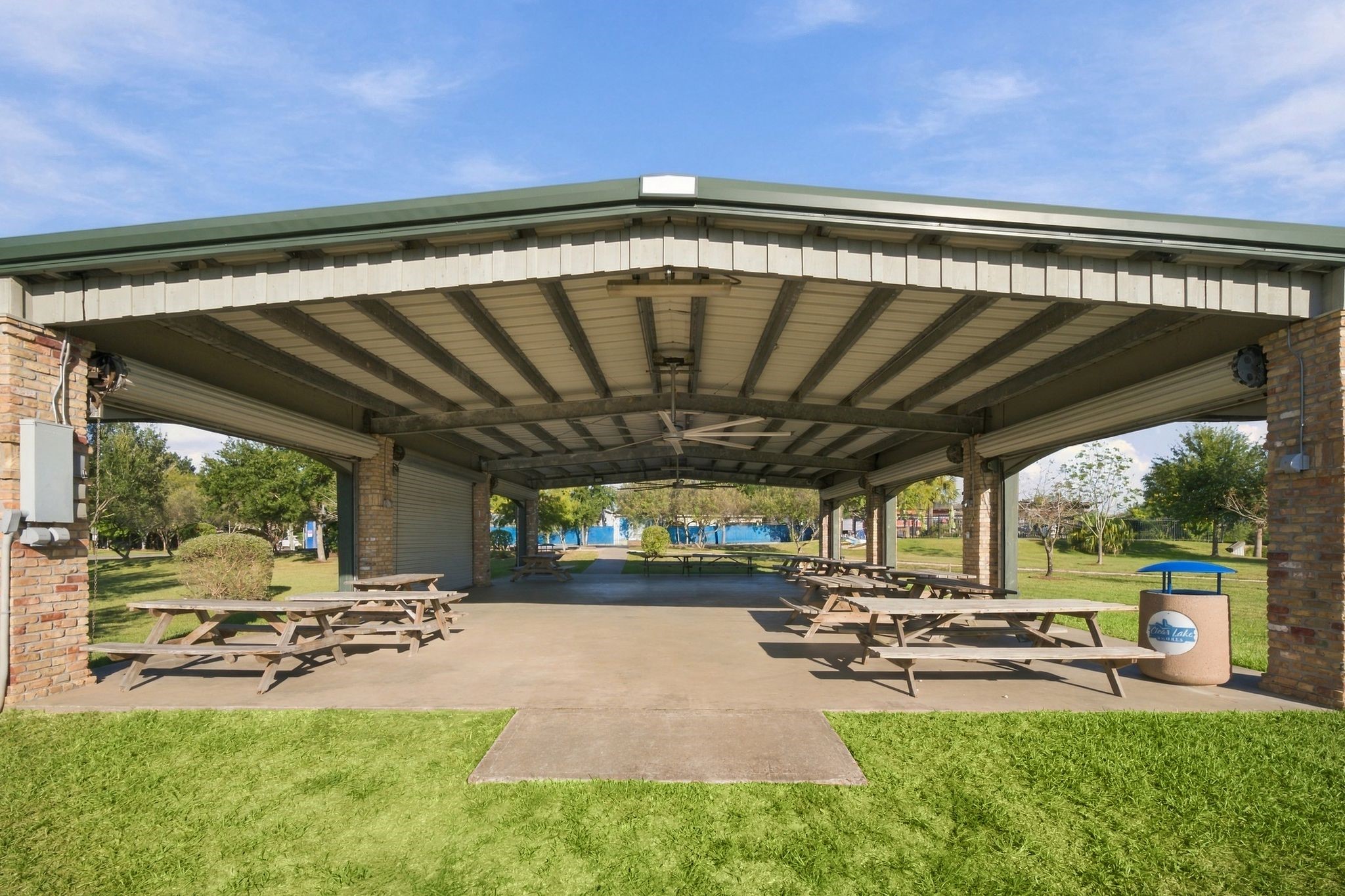Located adjacent to Clear Lake Shores, this neighborhood offers many community gatherings including monthly seasonal concerts.