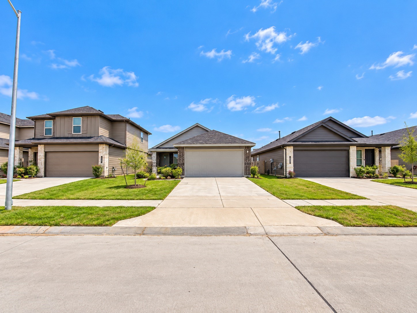 16803 Sangiovese Drive, Houston, TX 77090 16803 Sangiovese Drive, Houston, TX 77090