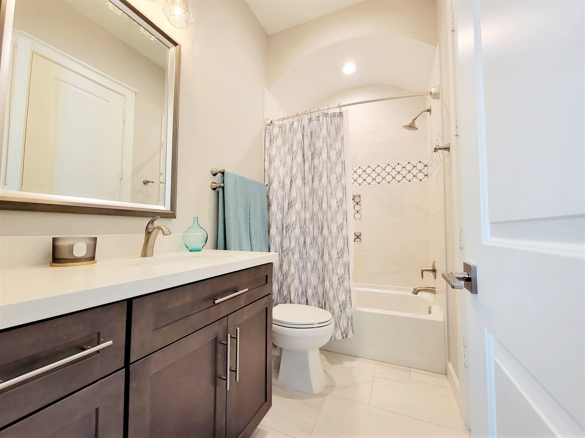 Ensuite bathroom 3