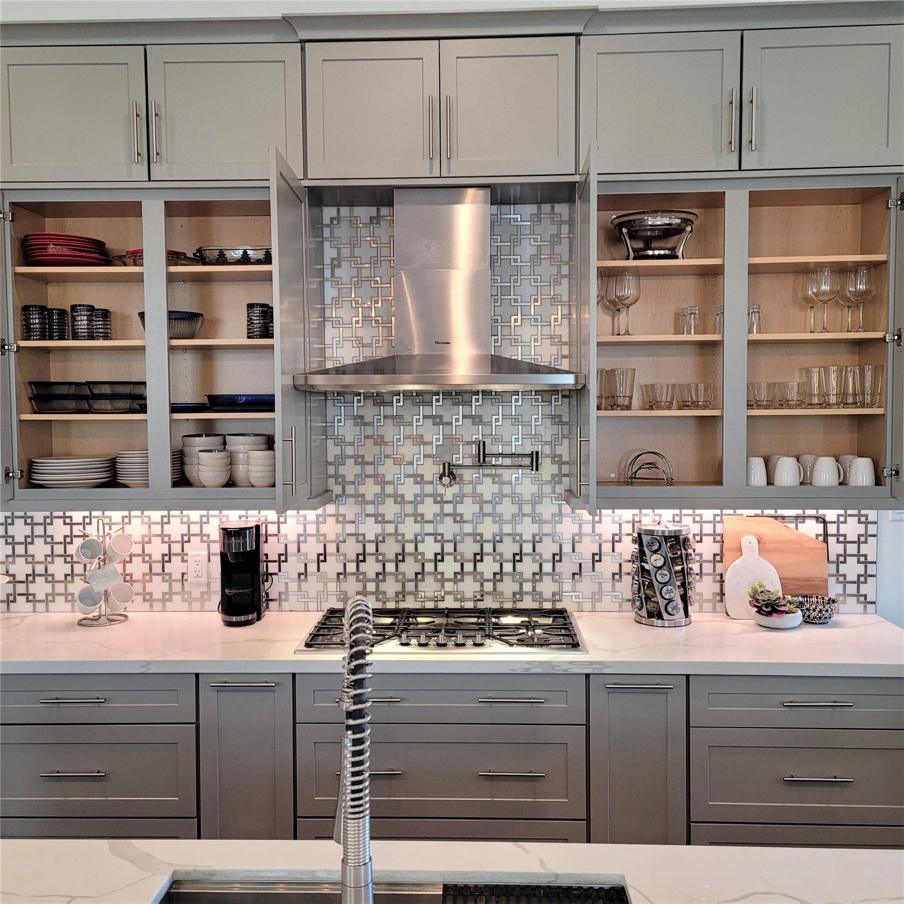 Fully stocked chef's kitchen with everything you need.
