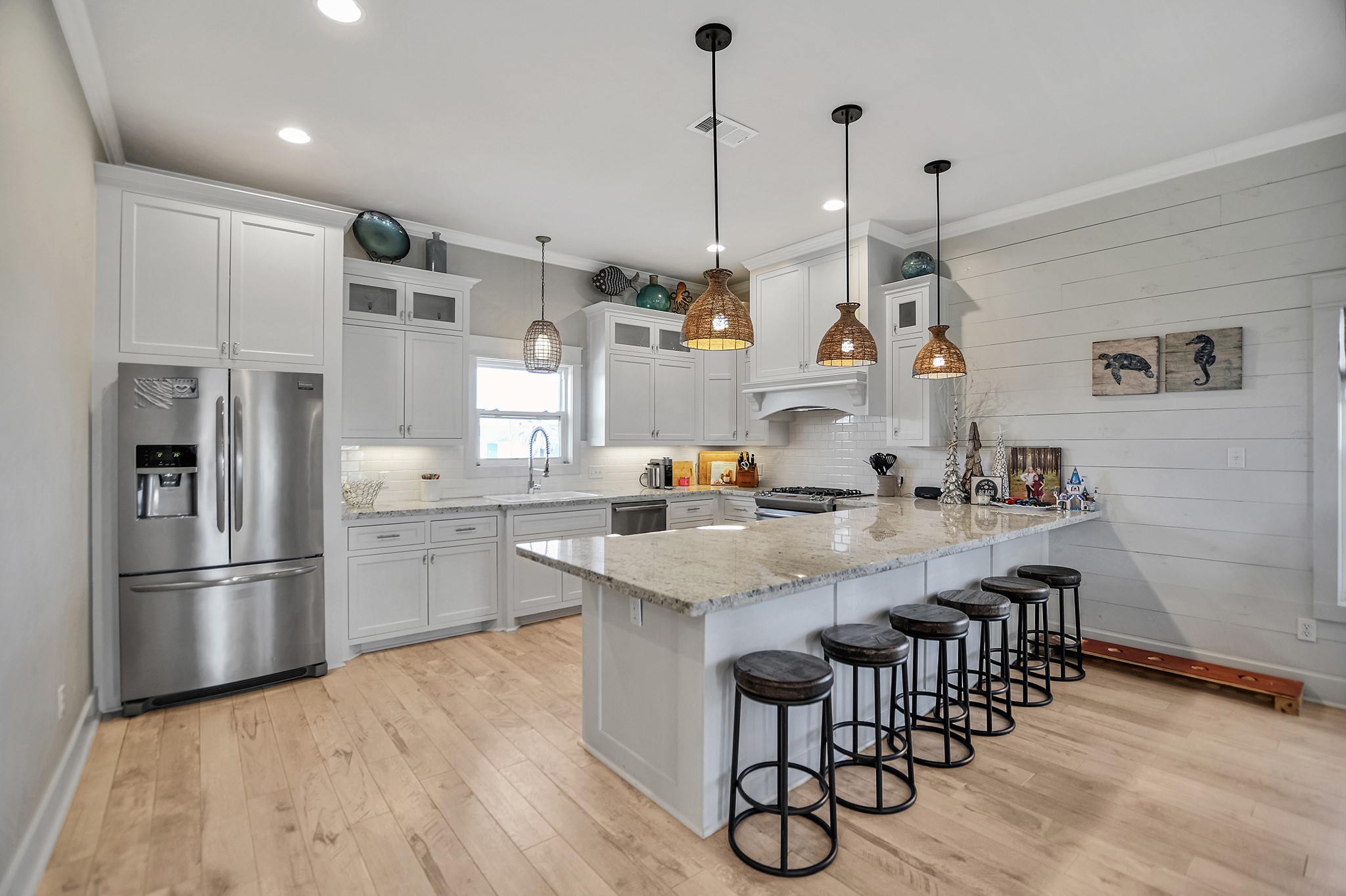 2570 Tide Drive, Port Bolivar, TX 77650