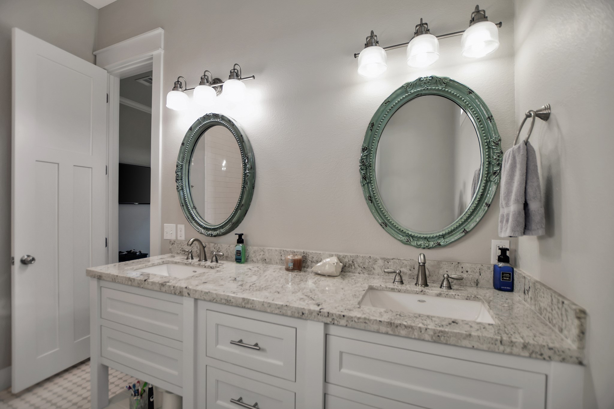 2570 Tide Drive, Port Bolivar, TX 77650