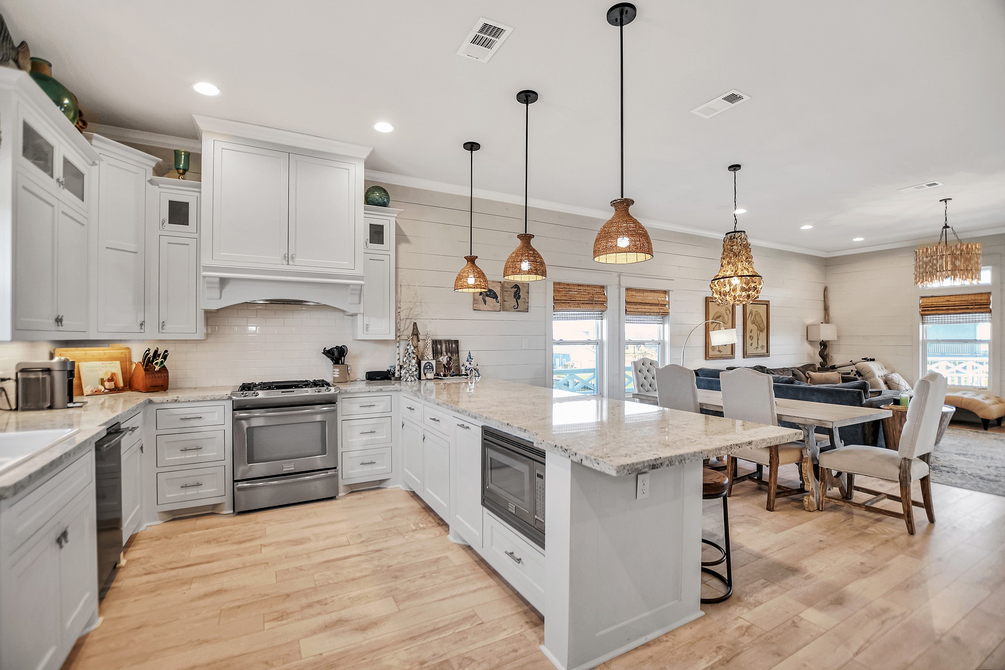 2570 Tide Drive, Port Bolivar, TX 77650